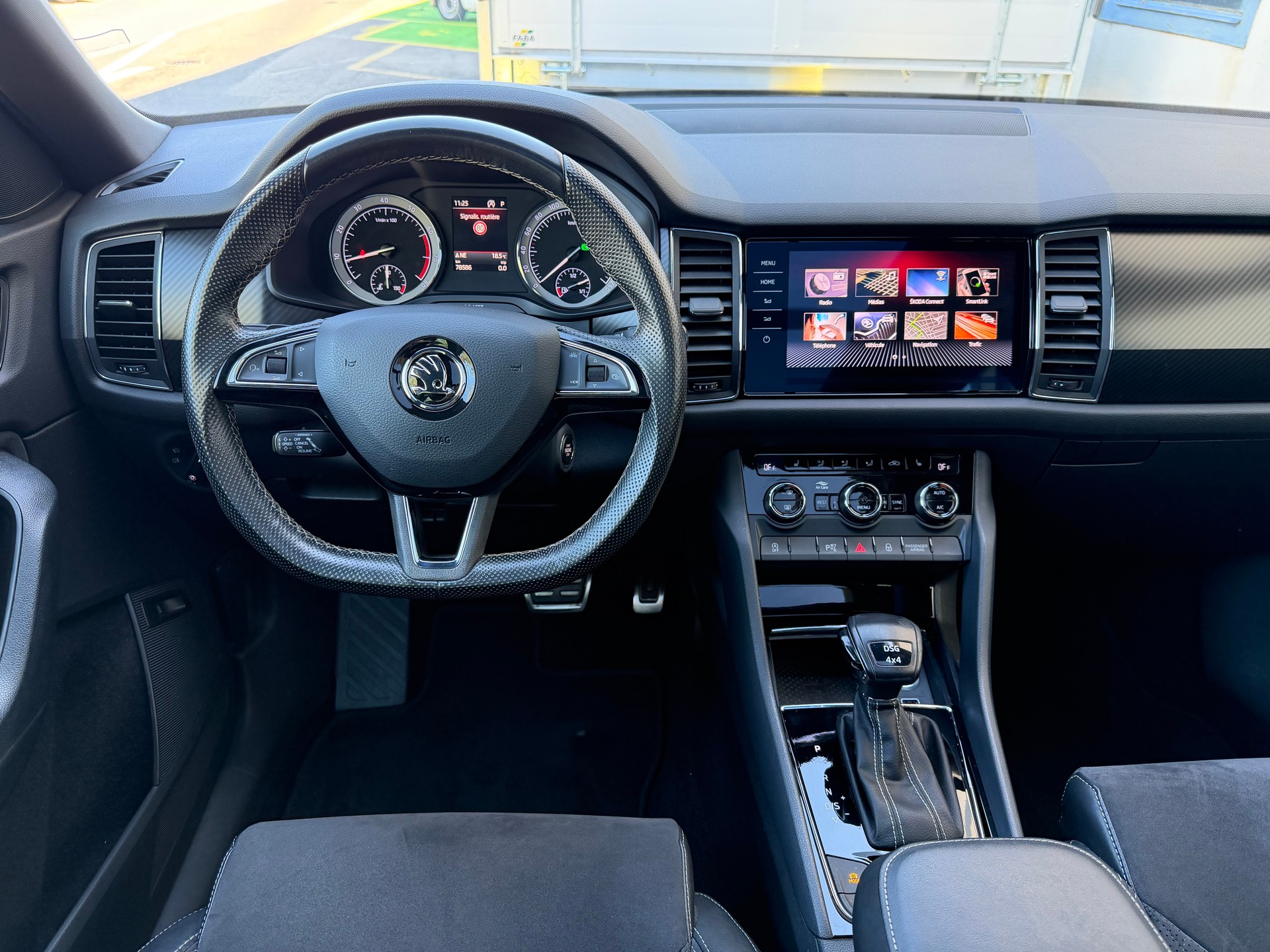 SKODA Kodiaq 2.0 TSI 4x4 Sport Line-image-8