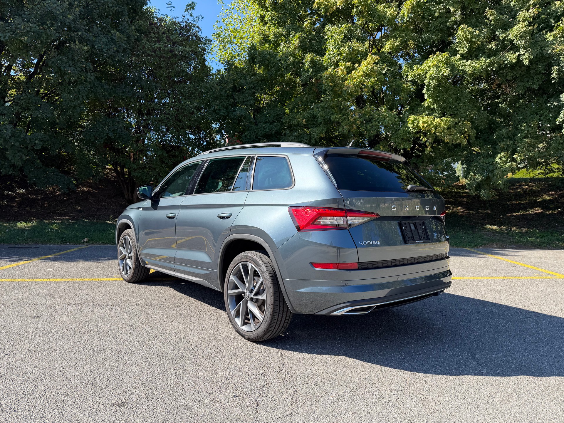 SKODA Kodiaq 2.0 TSI 4x4 Sport Line-image-4
