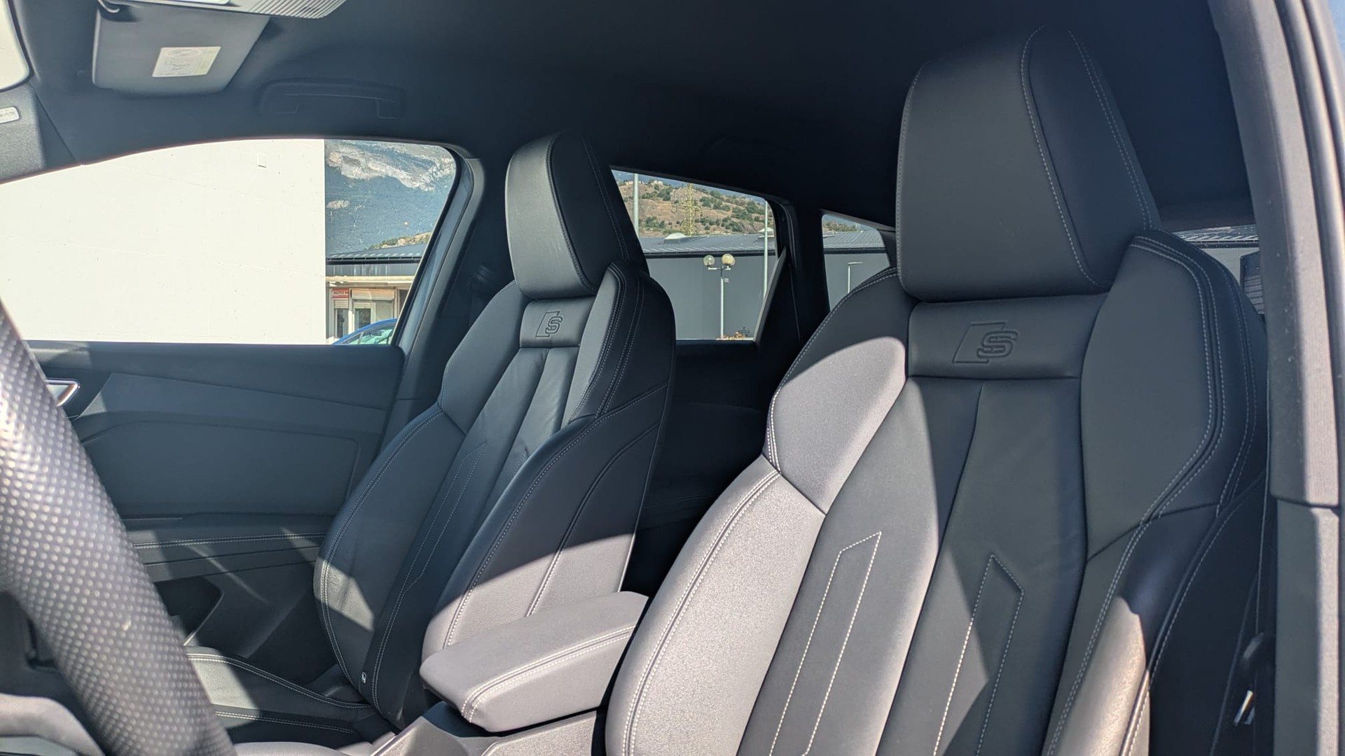 AUDI Q4 e-tron 50 quattro-image-9