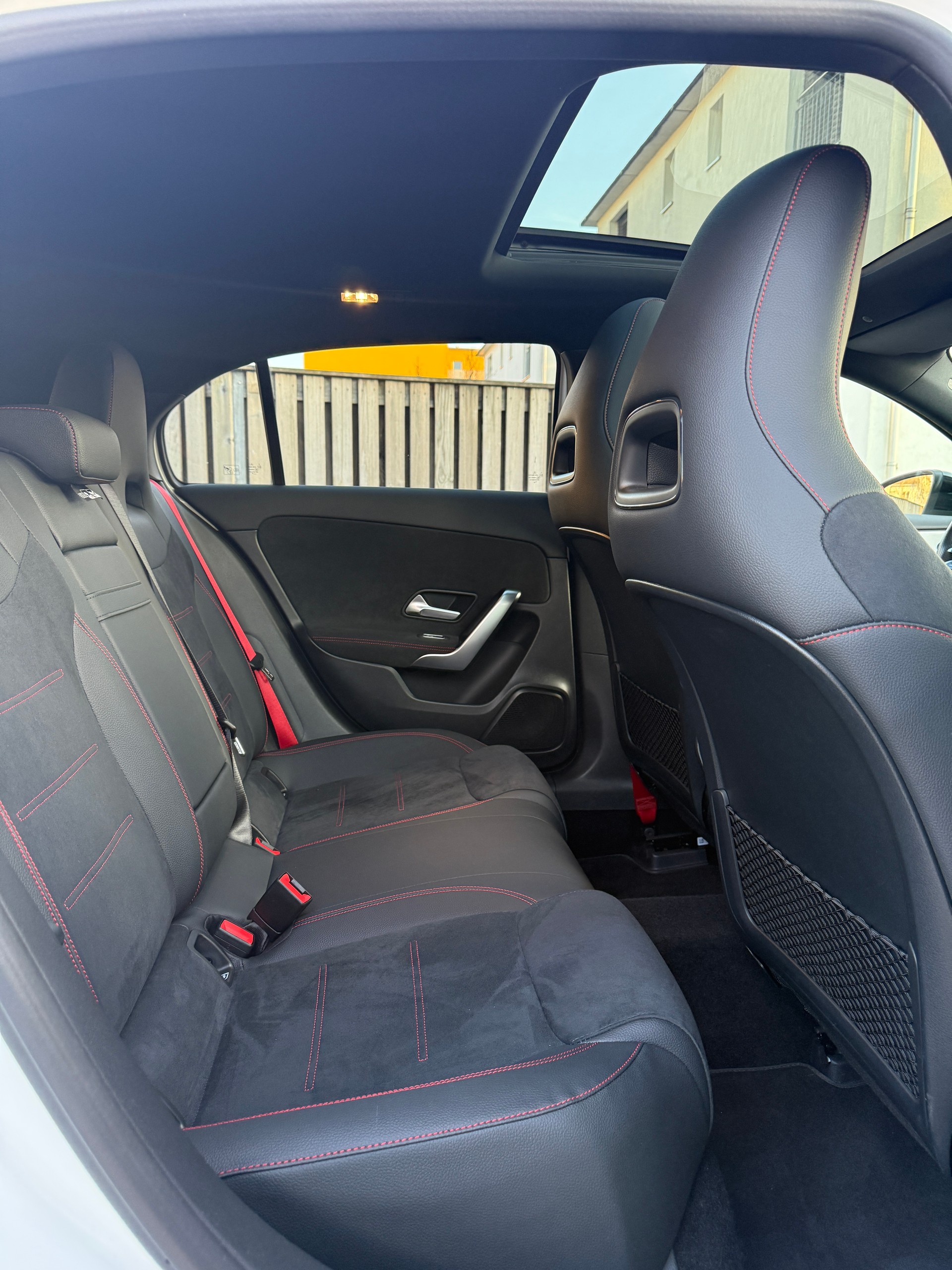 MERCEDES-BENZ AMG 35 4MATIC 8G-DCT*EL. PANORAMA-GLASSCHIEBEDACH-image-18