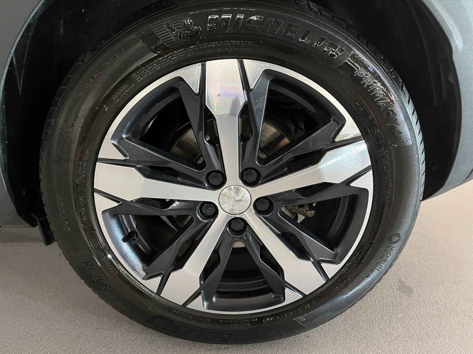 PEUGEOT 3008 1.5 BlueHDi Allure-image-17