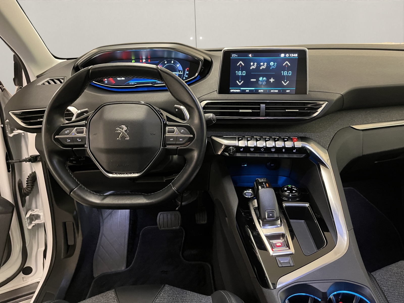 PEUGEOT 3008 1.5 BlueHDi Allure-image-7