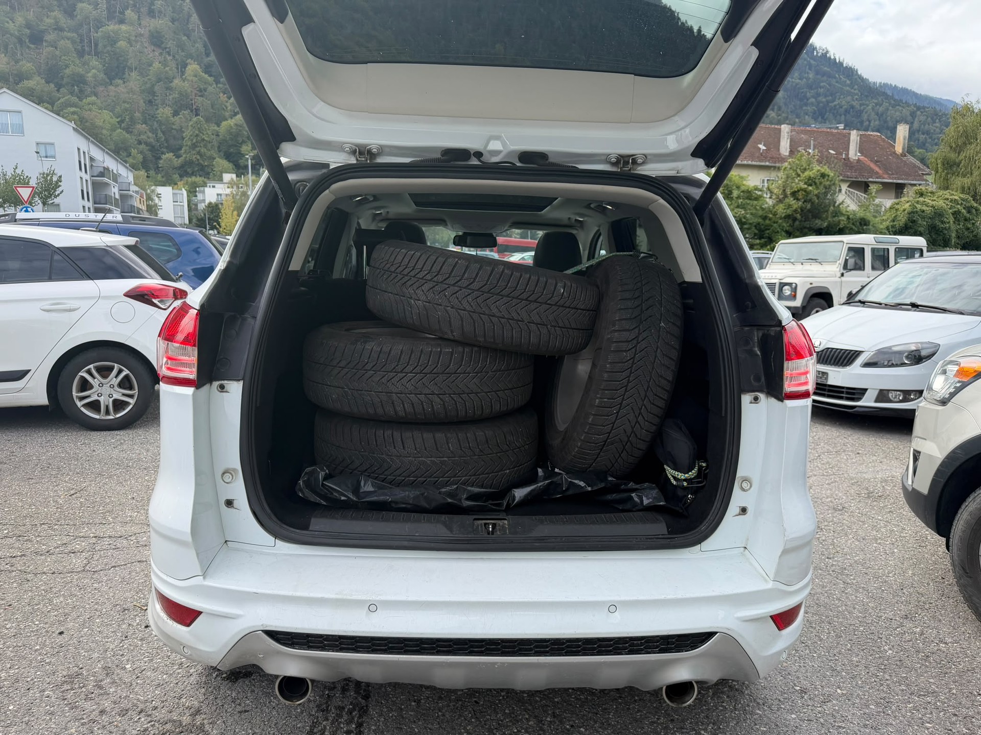 FORD Kuga 2.0 TDCi Titanium S 4WD PowerShift-image-13