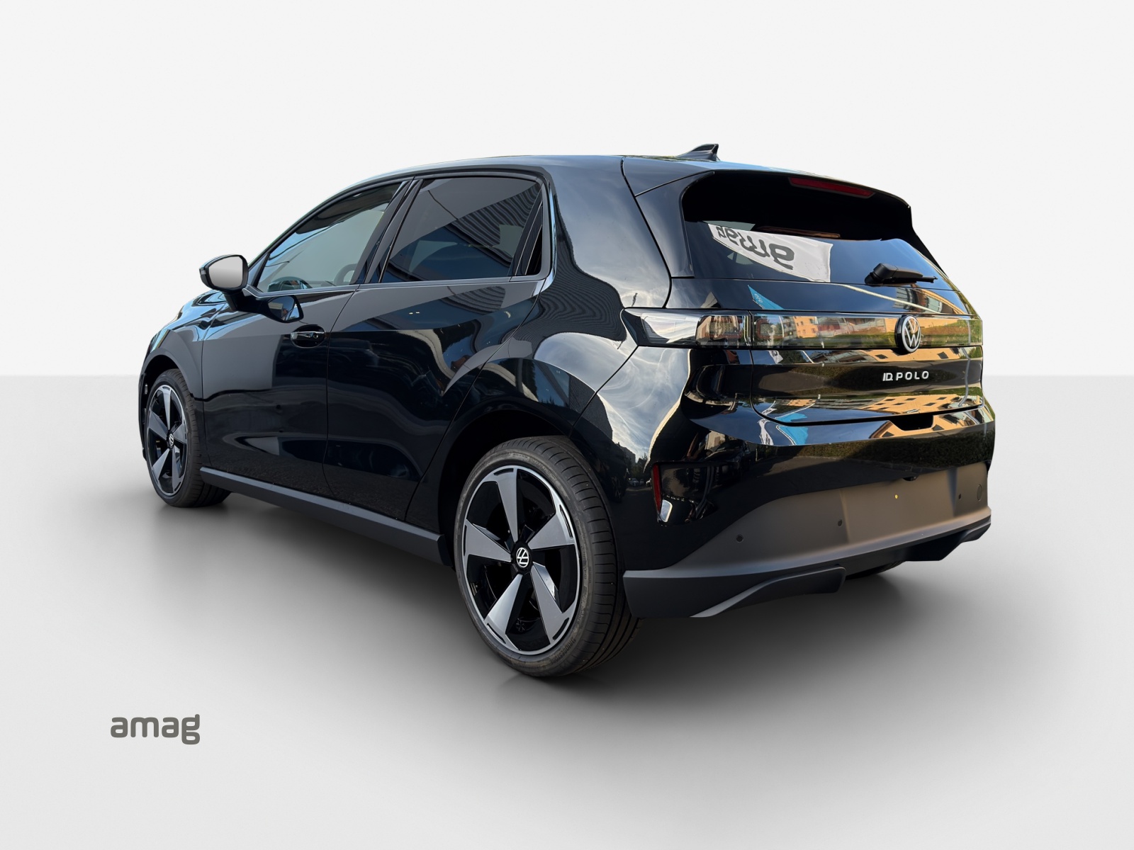 VW ID.Polo 52 kWh Life Edition One-image-2