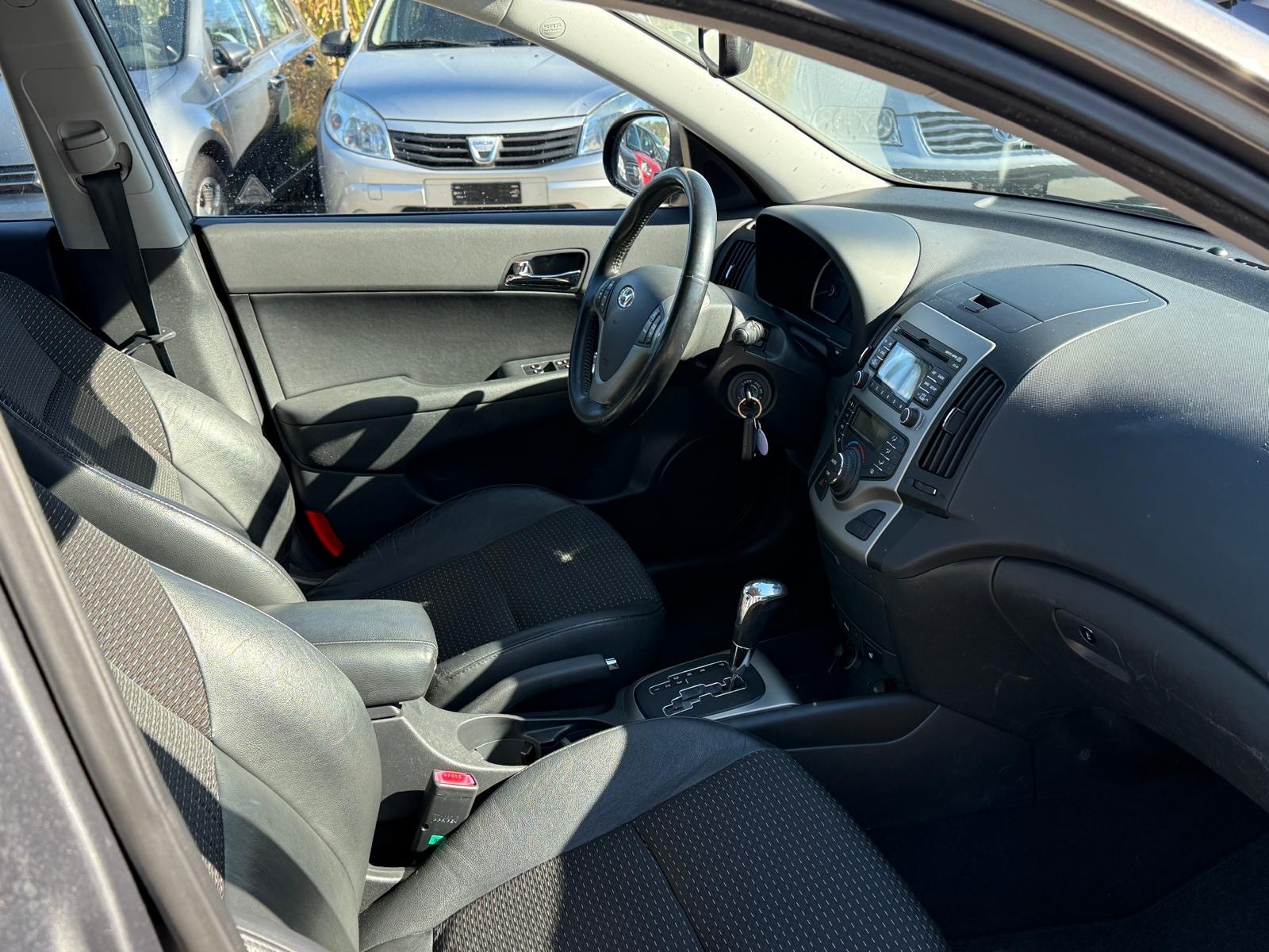 HYUNDAI i30 2.0 Premium Automatic-image-10
