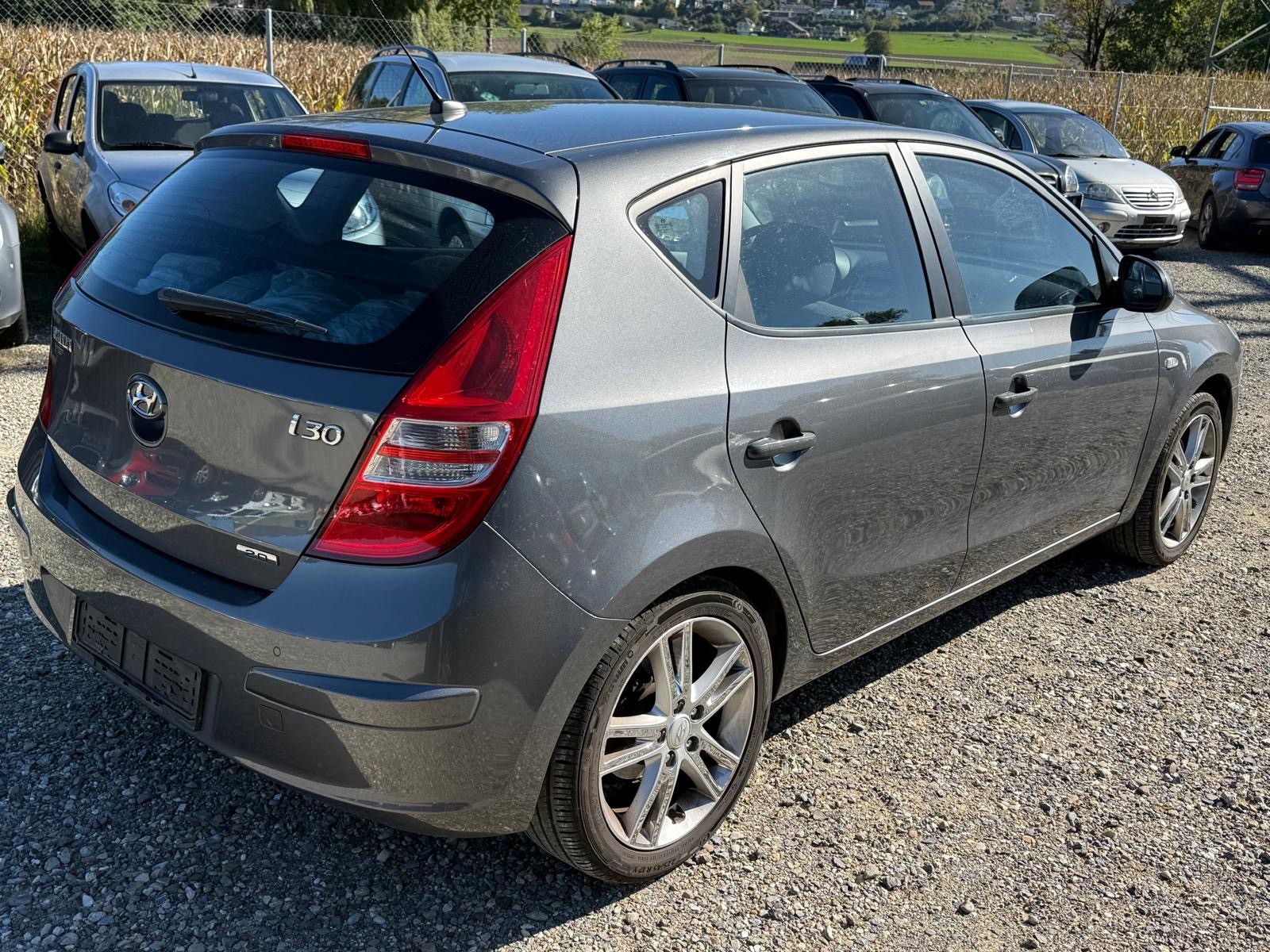HYUNDAI i30 2.0 Premium Automatic-image-5