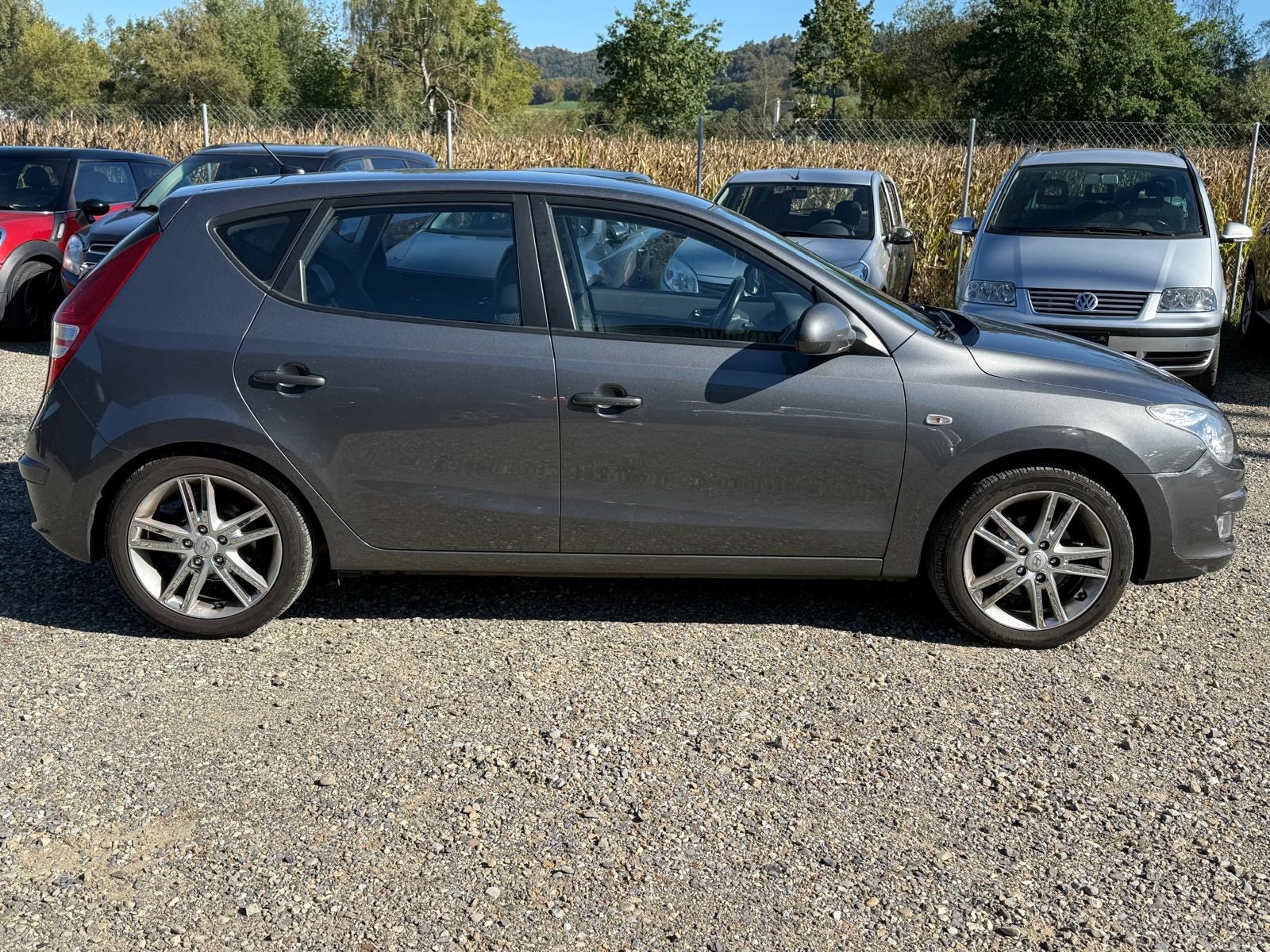 HYUNDAI i30 2.0 Premium Automatic-image-4