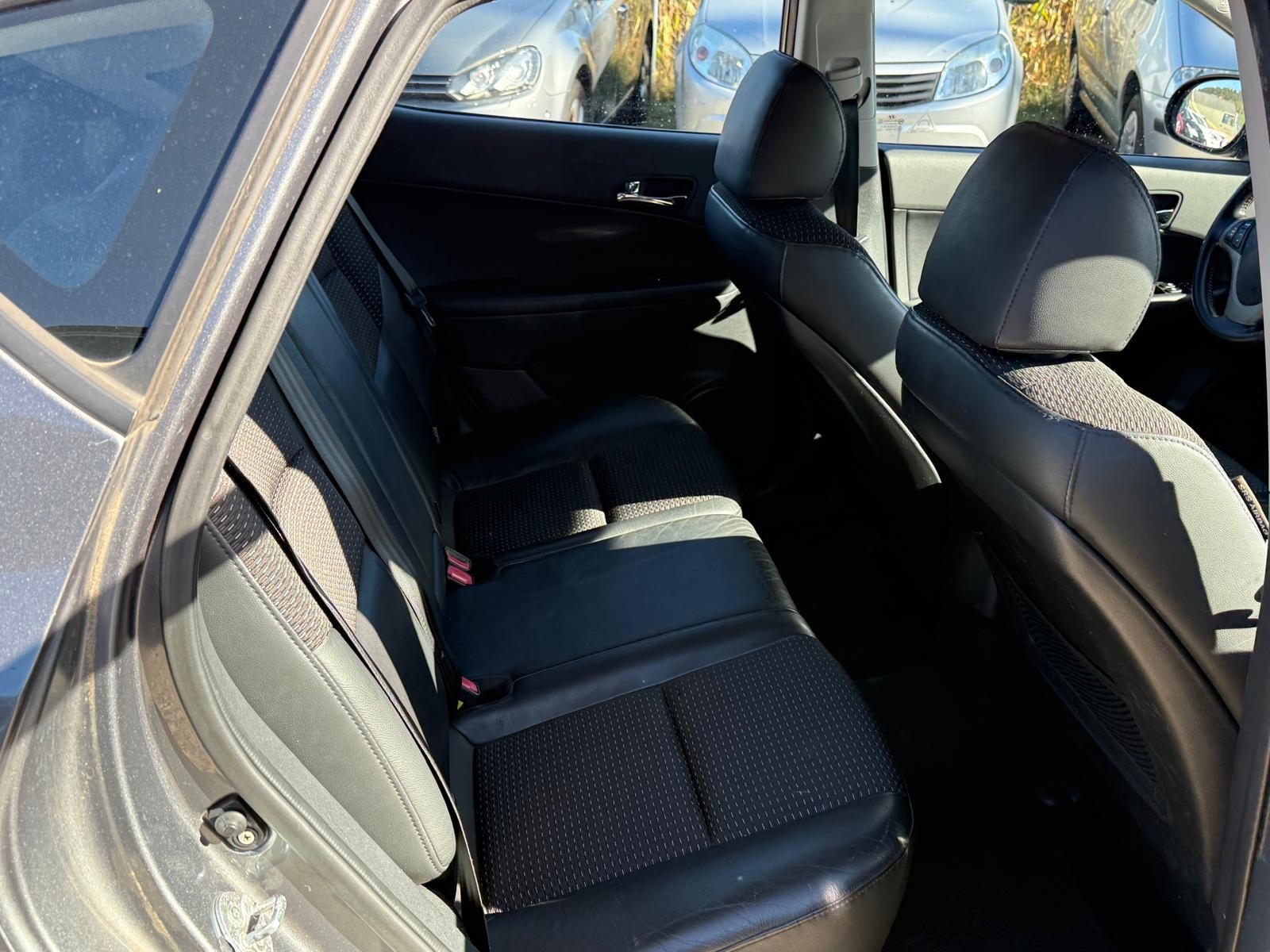 HYUNDAI i30 2.0 Premium Automatic-image-11