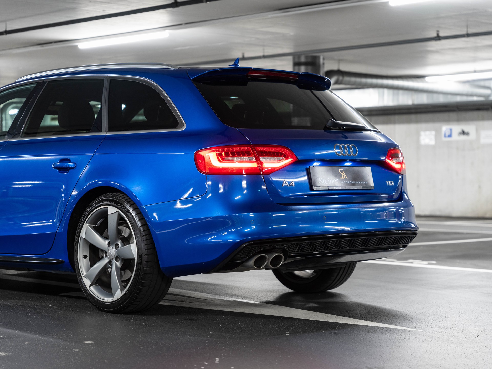 AUDI A4 Avant 2.0 TDI-image-6