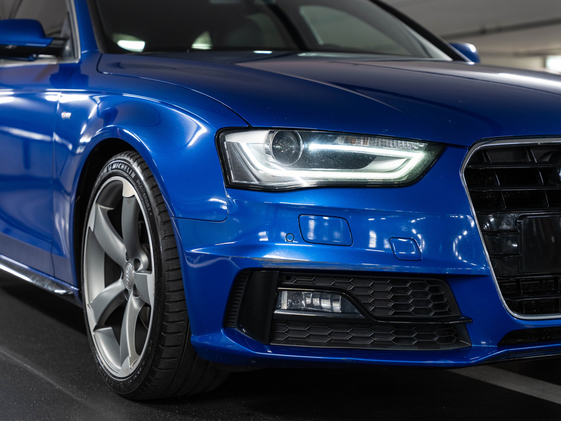 AUDI A4 Avant 2.0 TDI-image-14