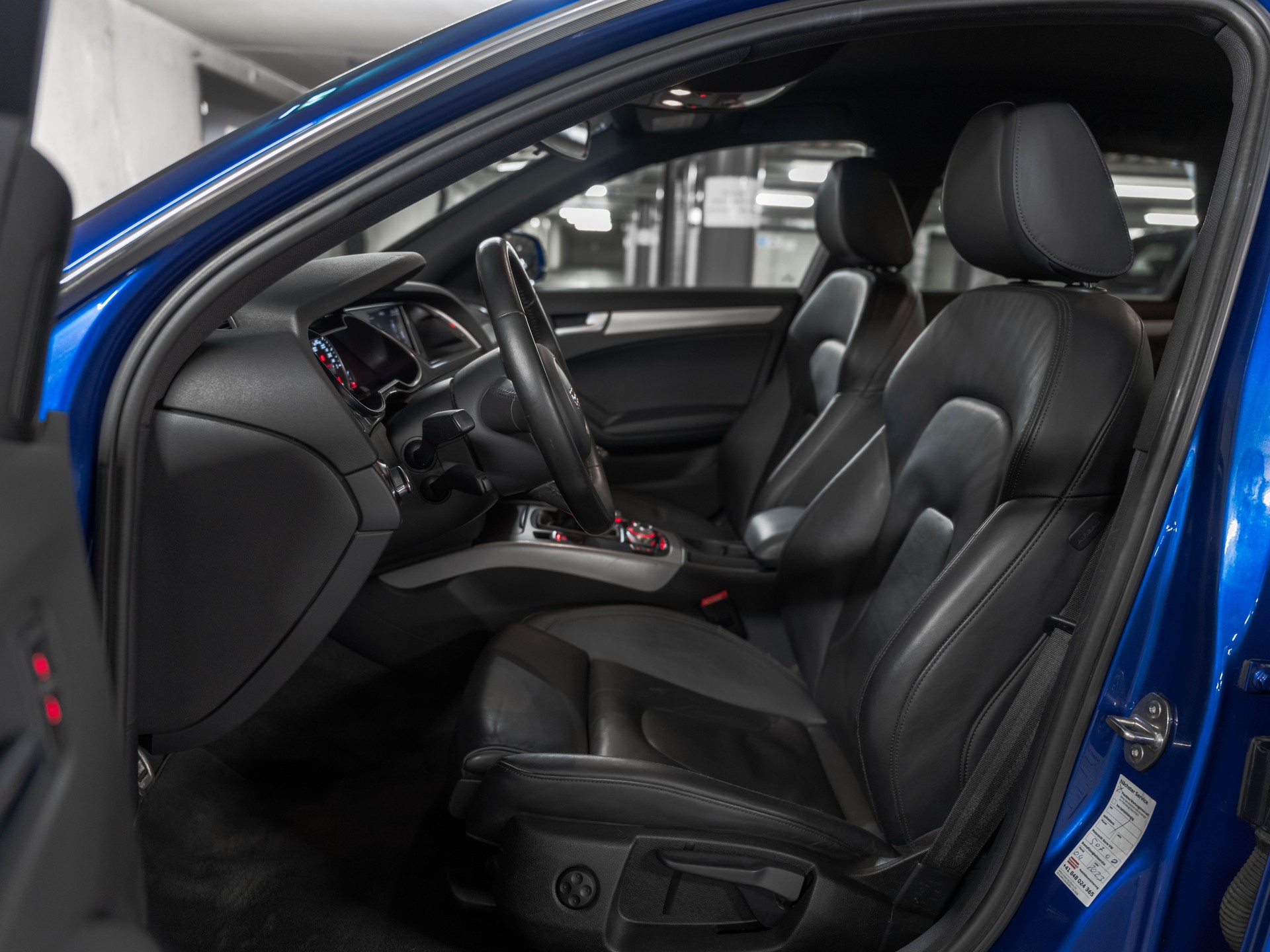 AUDI A4 Avant 2.0 TDI-image-28