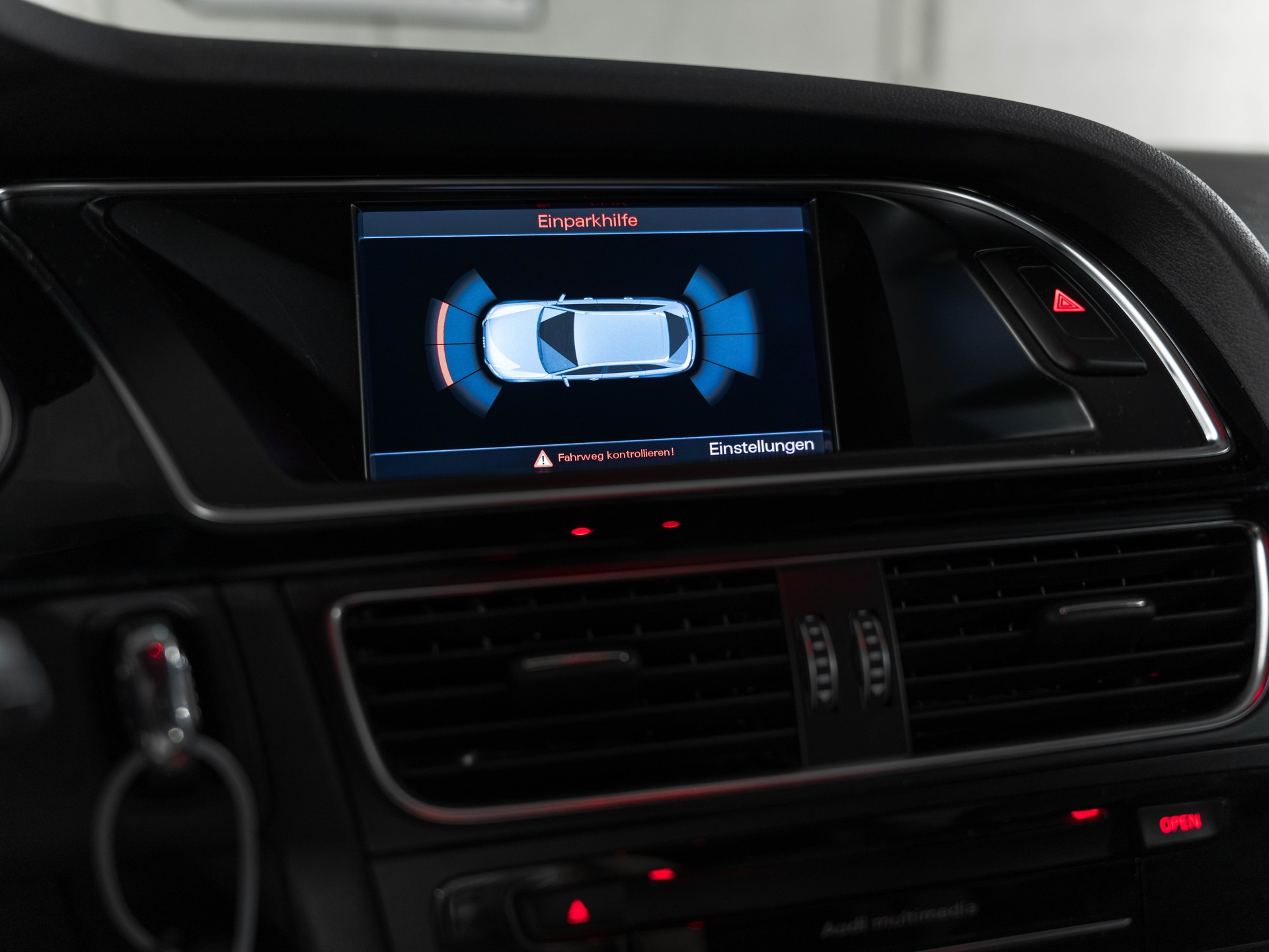 AUDI A4 Avant 2.0 TDI-image-21