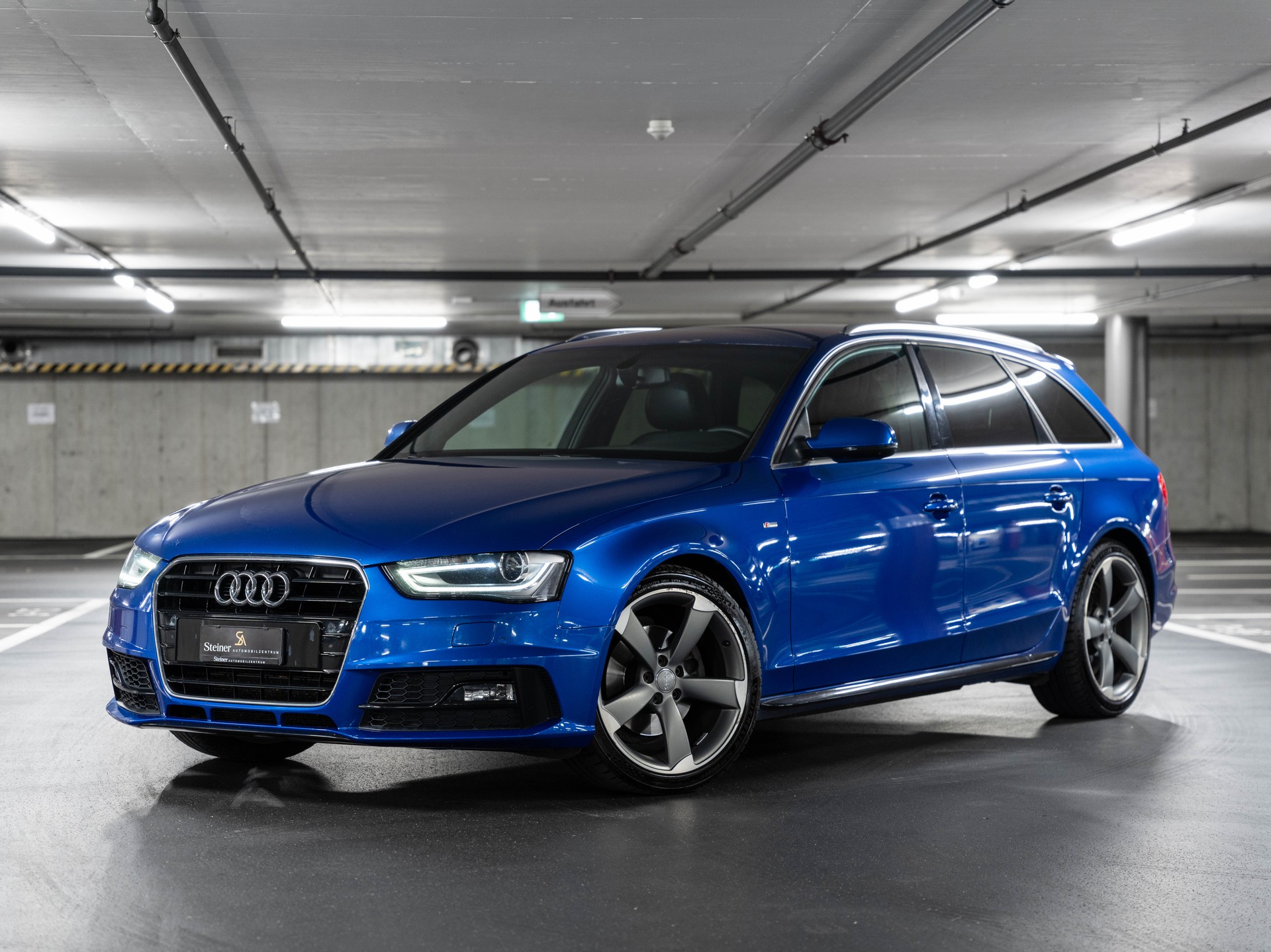 AUDI A4 Avant 2.0 TDI-image-0