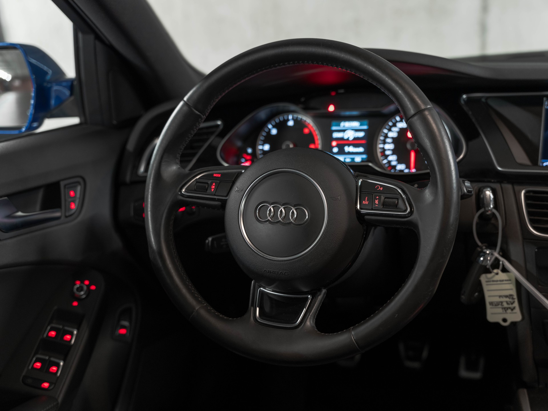 AUDI A4 Avant 2.0 TDI-image-17