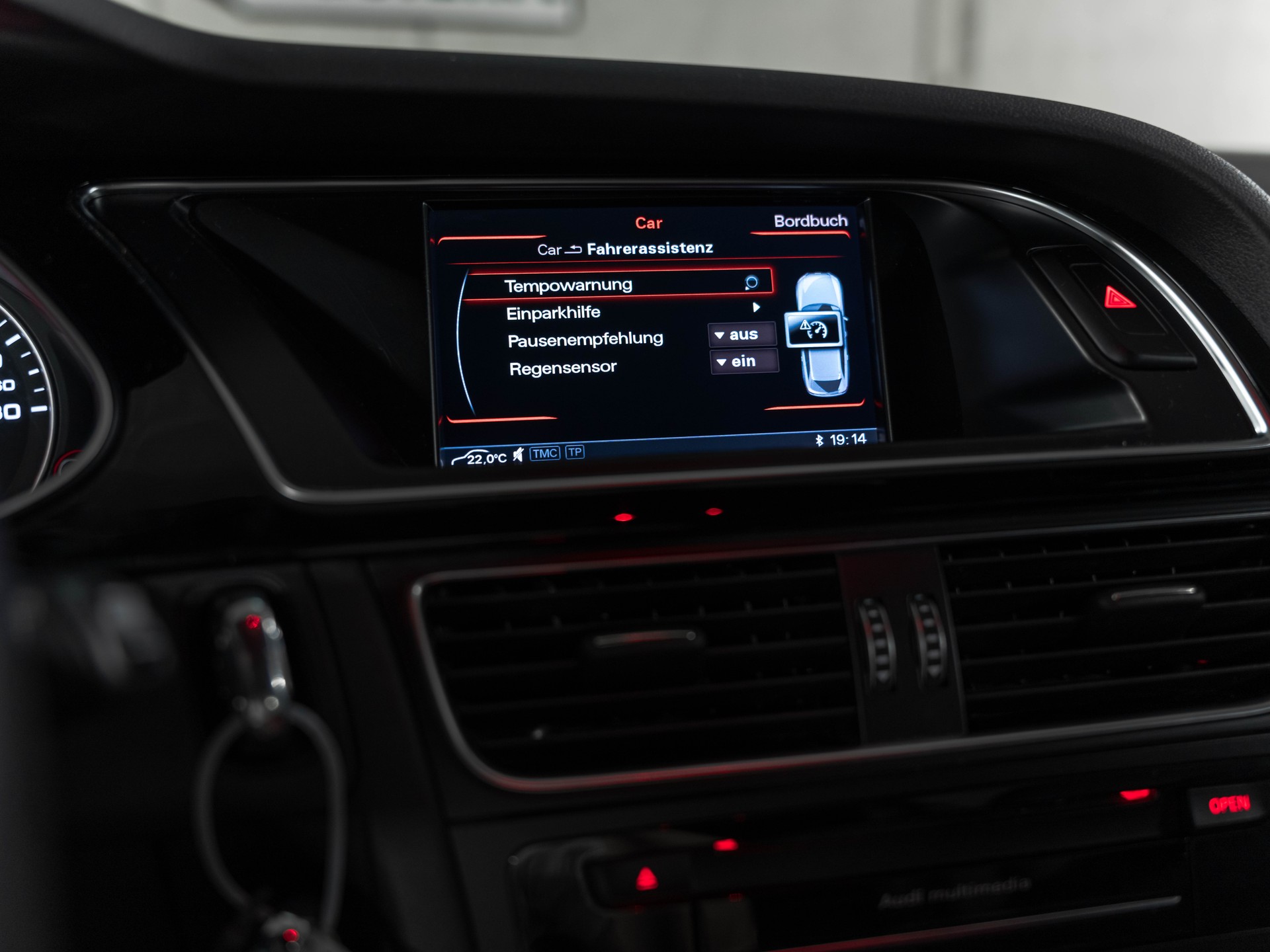 AUDI A4 Avant 2.0 TDI-image-22