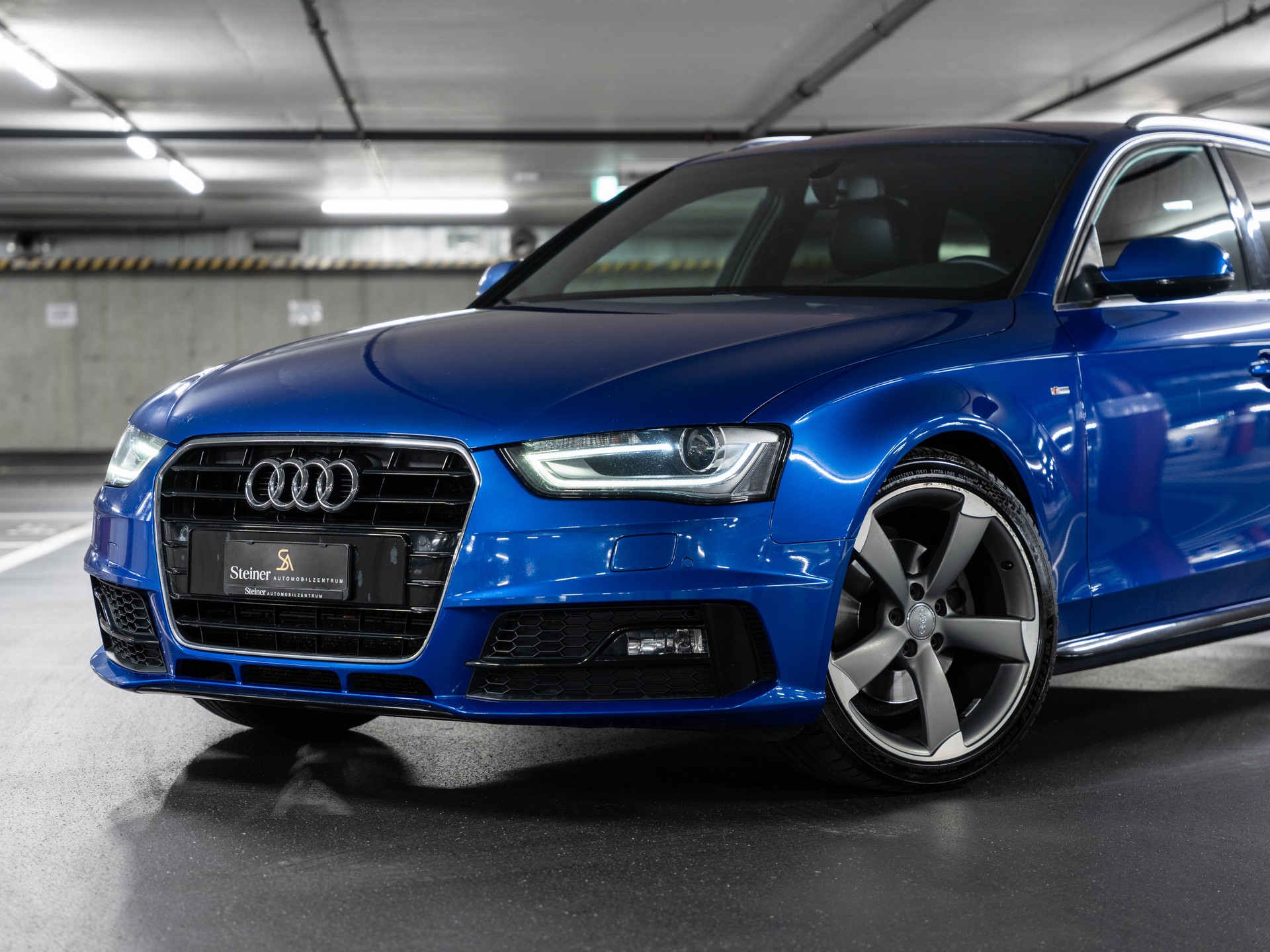 AUDI A4 Avant 2.0 TDI-image-1