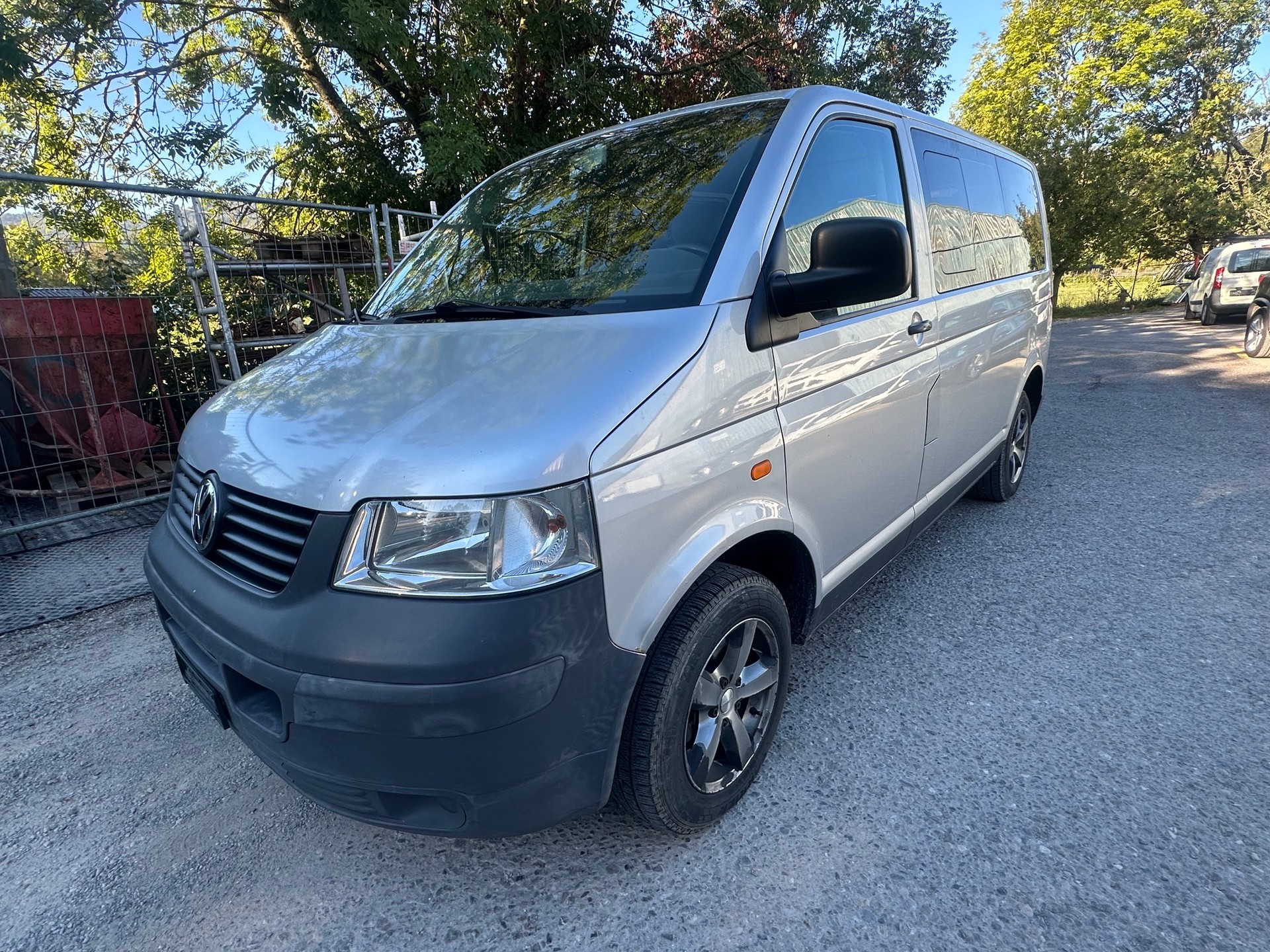 VW T5 Caravelle Trend 1.9 TDI PD-image-1