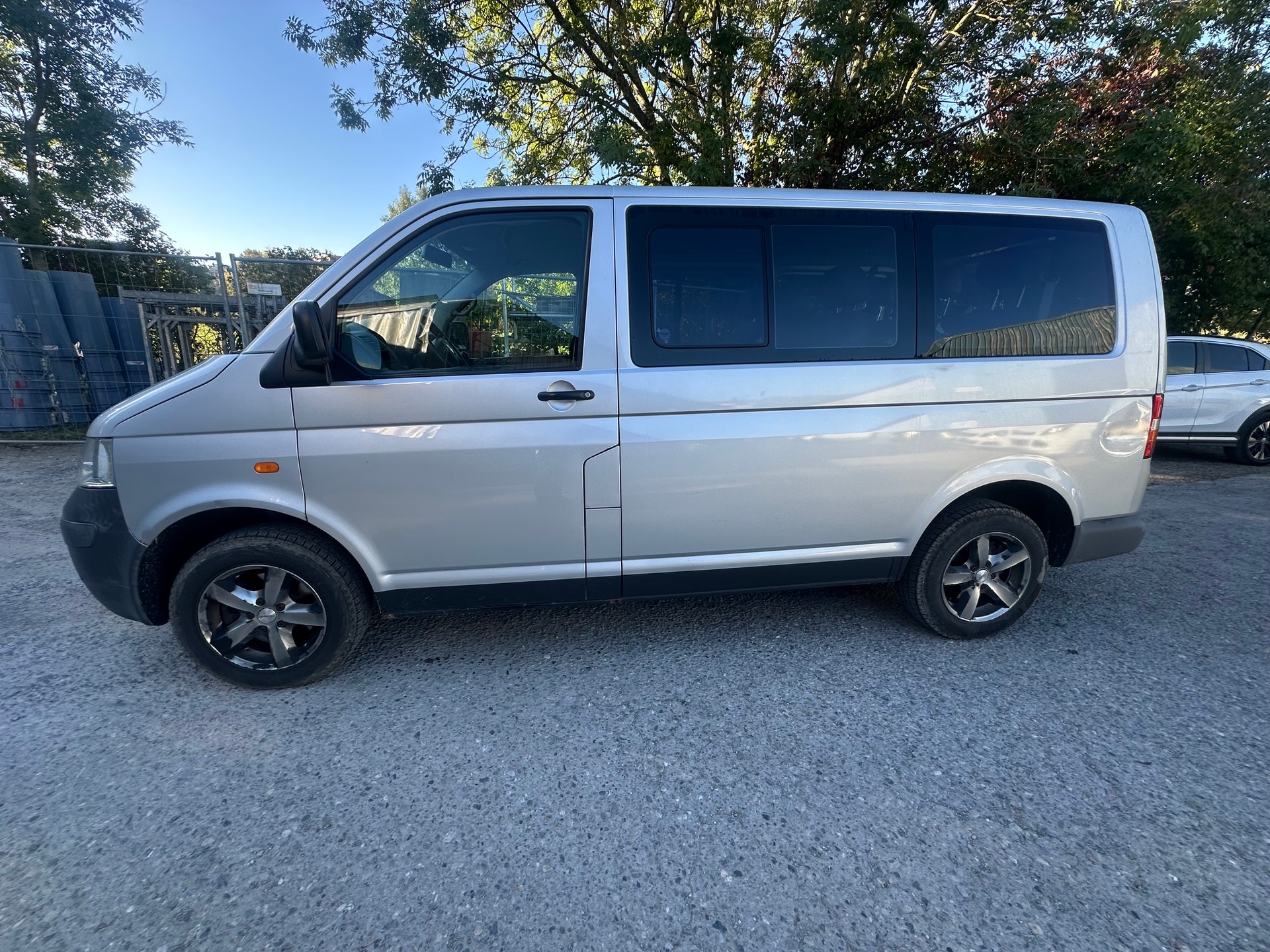 VW T5 Caravelle Trend 1.9 TDI PD-image-2