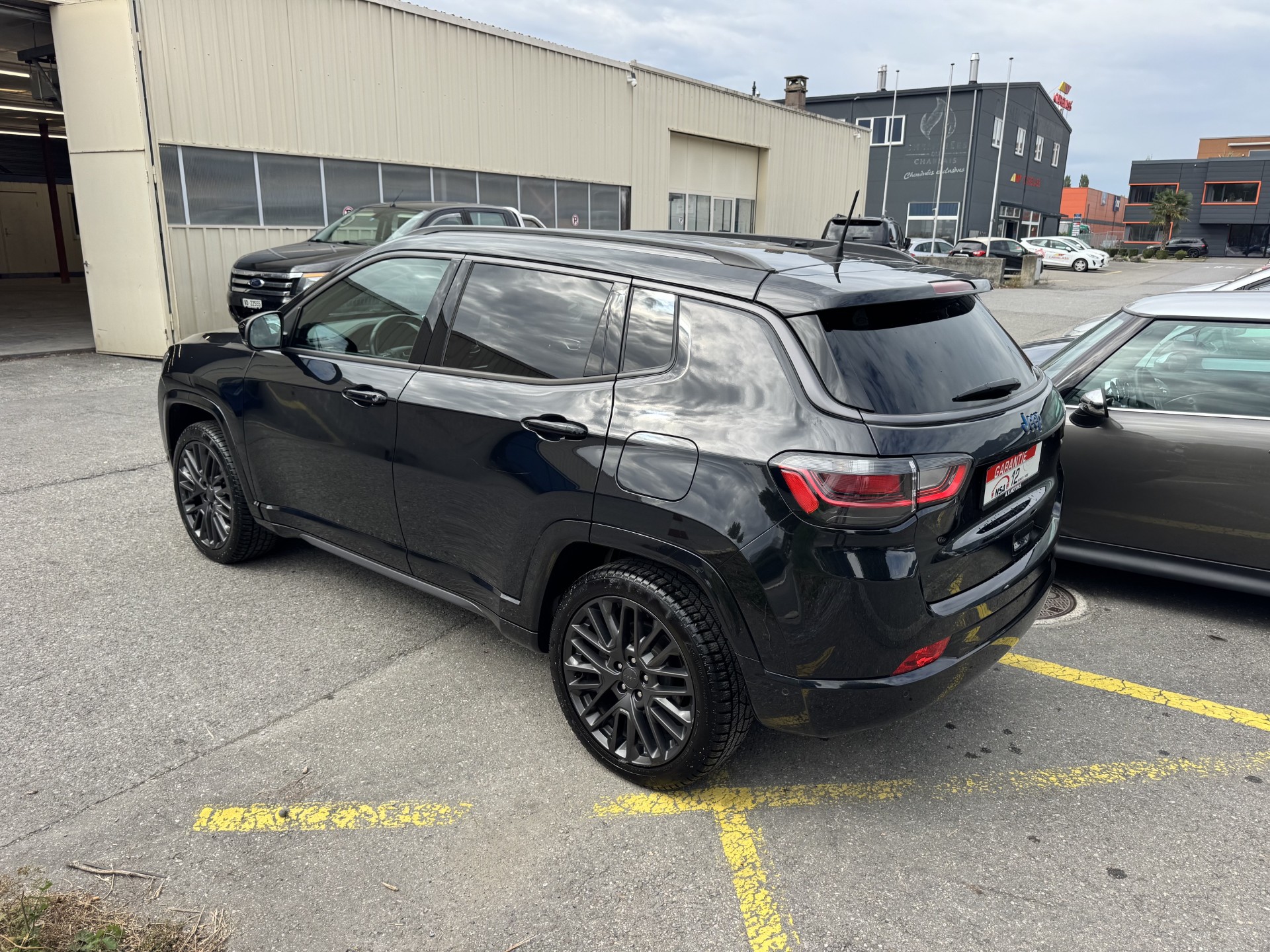 JEEP Compass 1.3 T PHEV S AWD-image-3