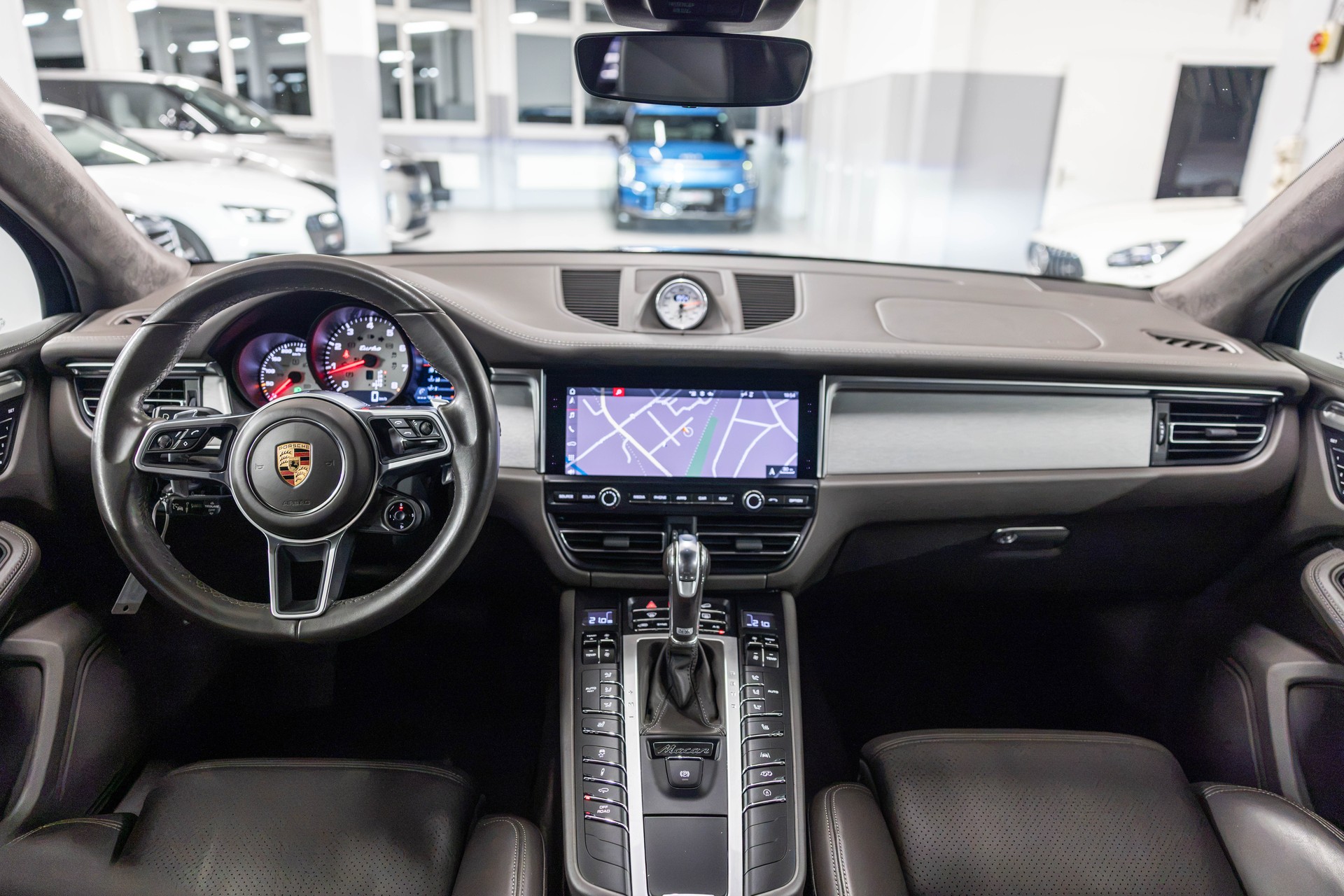 PORSCHE Macan Turbo PDK *Facelift*-image-15