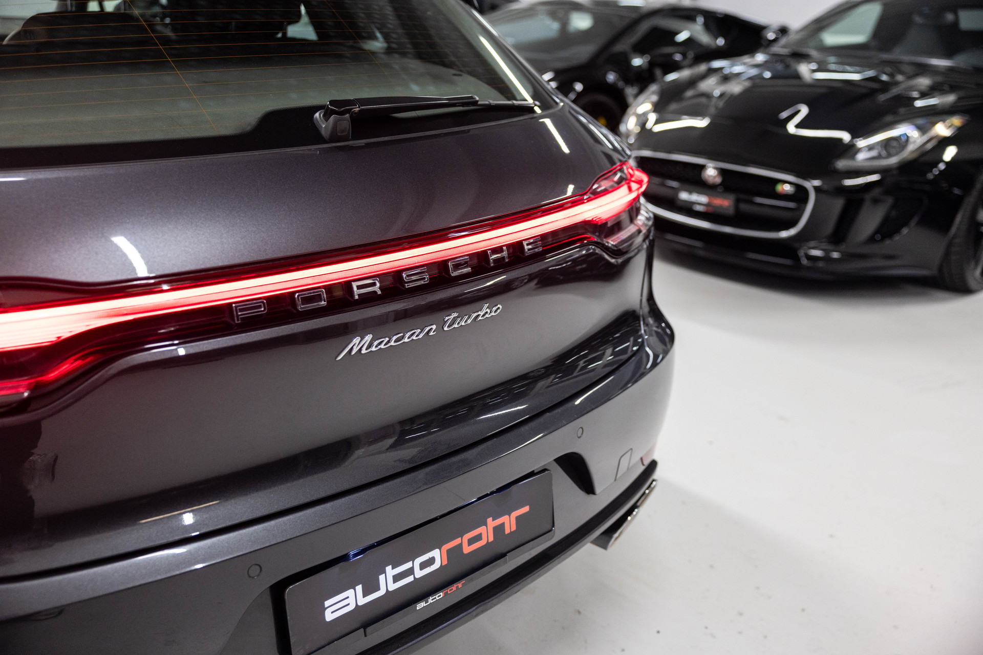 PORSCHE Macan Turbo PDK *Facelift*-image-10