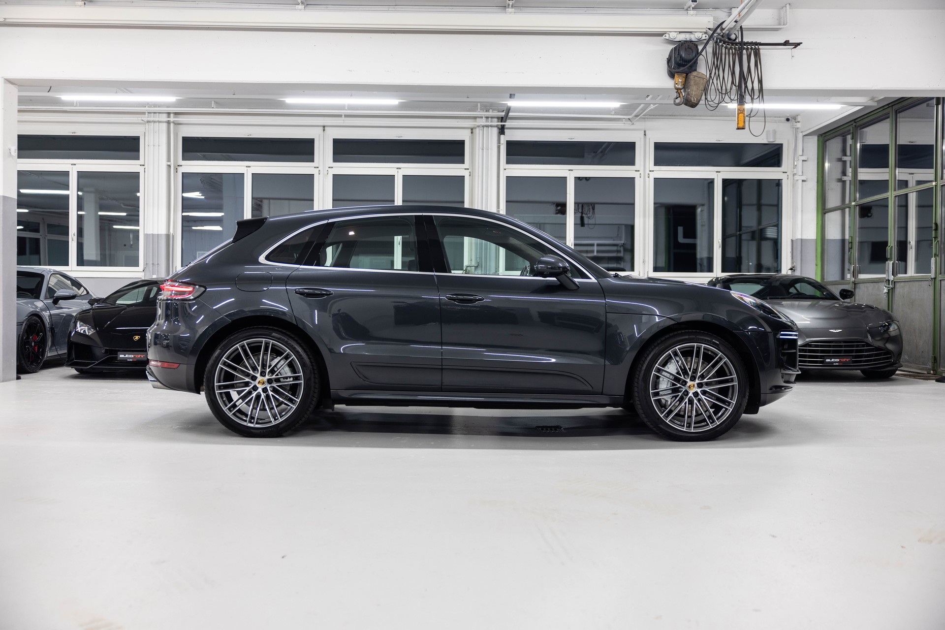 PORSCHE Macan Turbo PDK *Facelift*-image-3