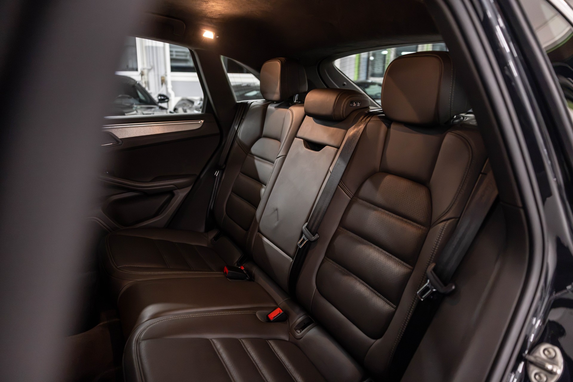 PORSCHE Macan Turbo PDK *Facelift*-image-21