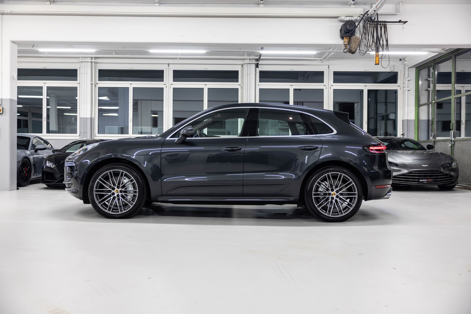 PORSCHE Macan Turbo PDK *Facelift*-image-4