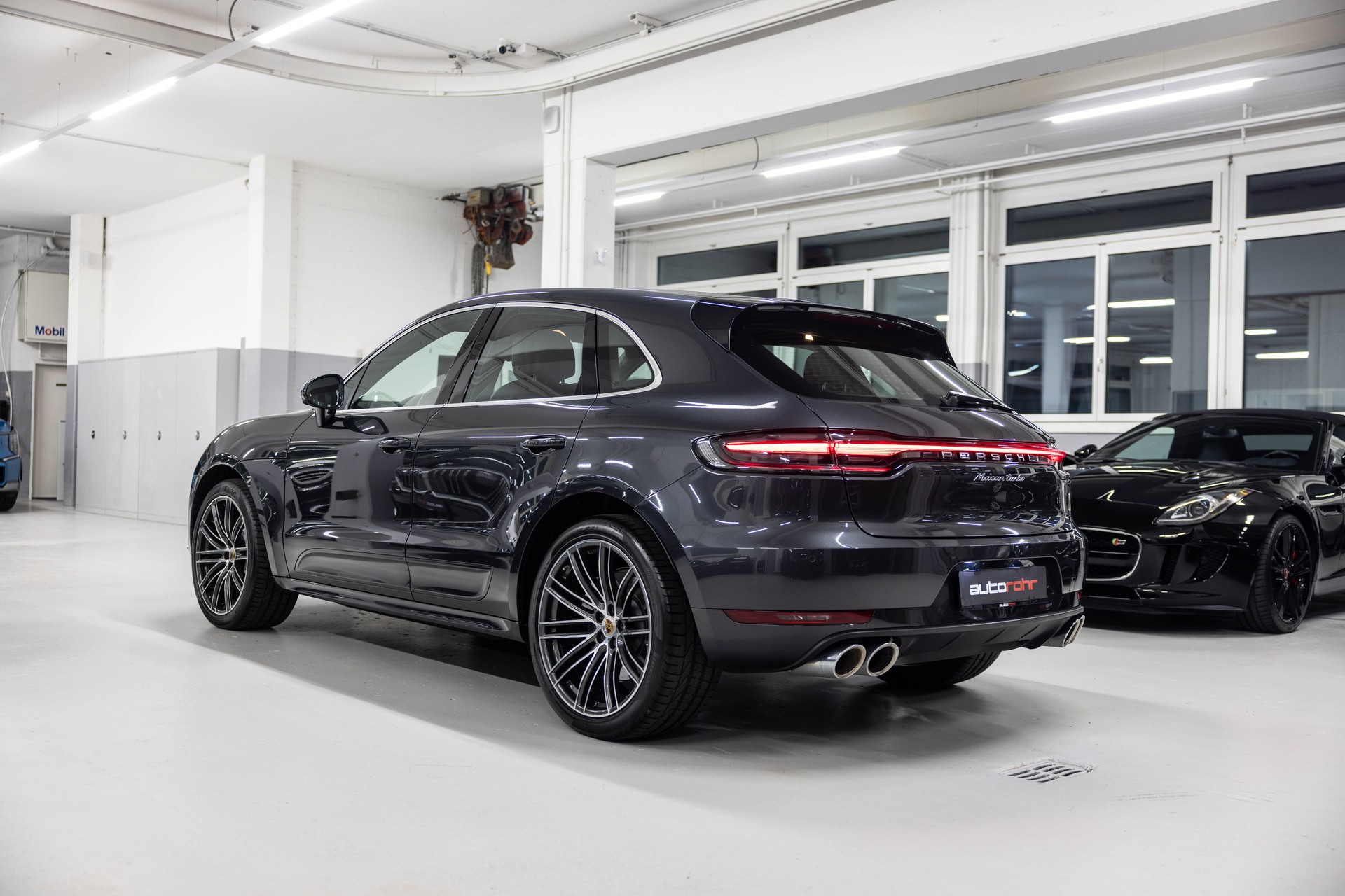 PORSCHE Macan Turbo PDK *Facelift*-image-6