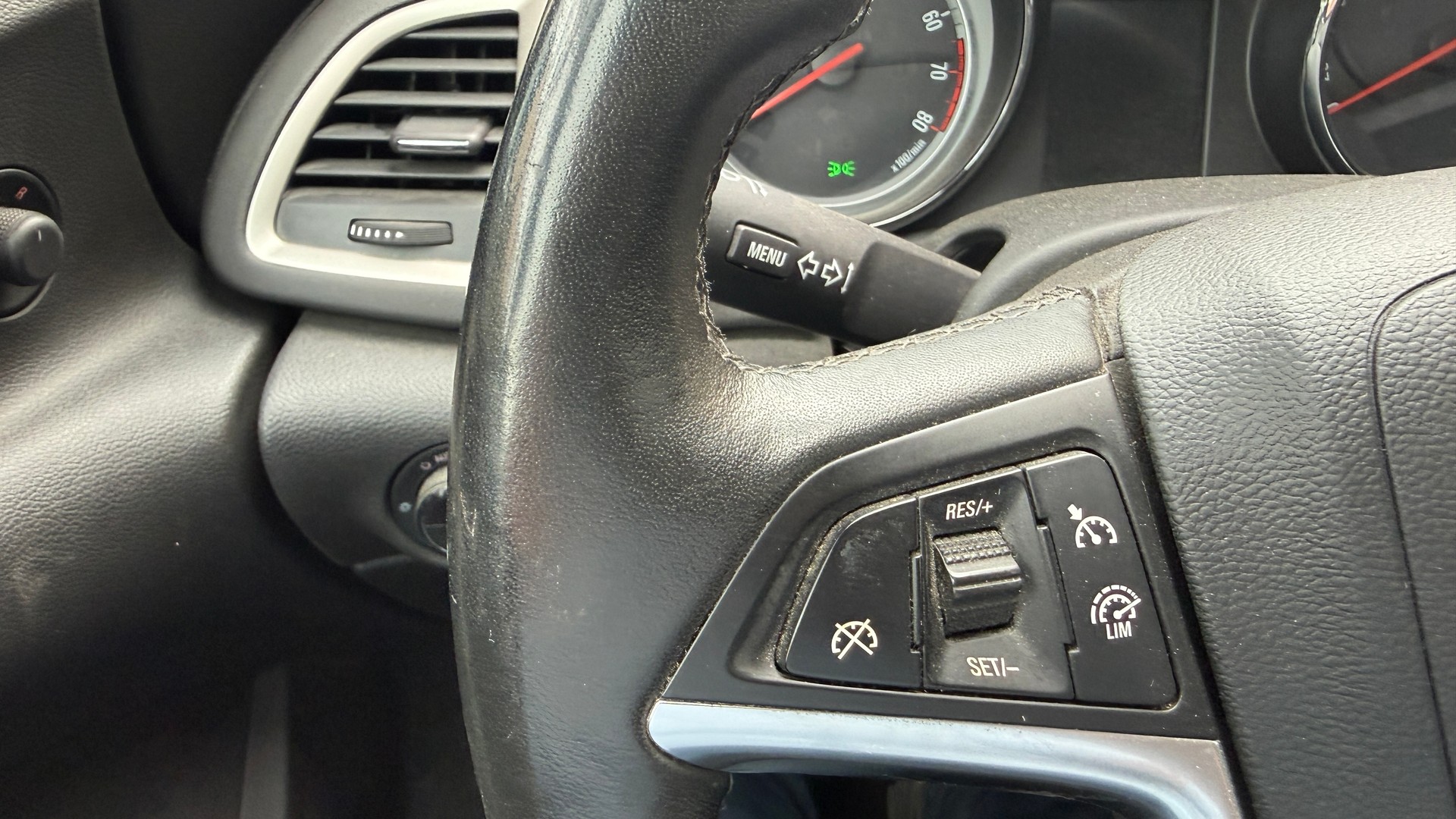 OPEL Astra SportsTourer 1.4i 16V Turbo Hagelschaden, 8 fach berädert-image-27