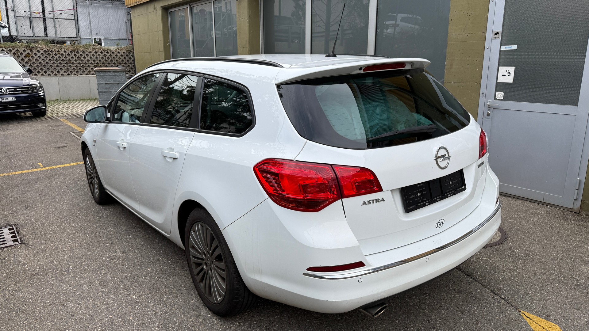 OPEL Astra SportsTourer 1.4i 16V Turbo Hagelschaden, 8 fach berädert-image-11