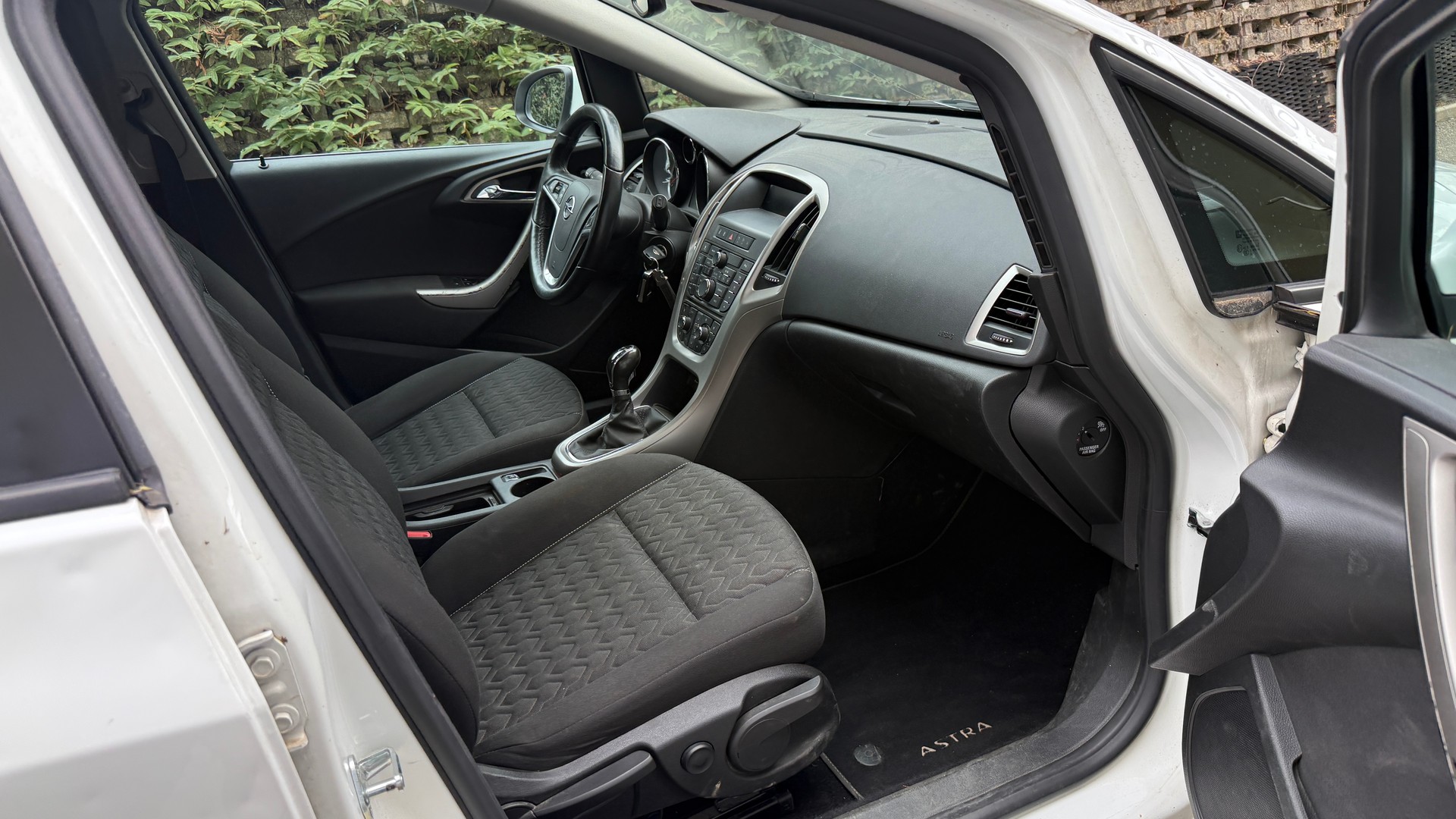 OPEL Astra SportsTourer 1.4i 16V Turbo Hagelschaden, 8 fach berädert-image-15