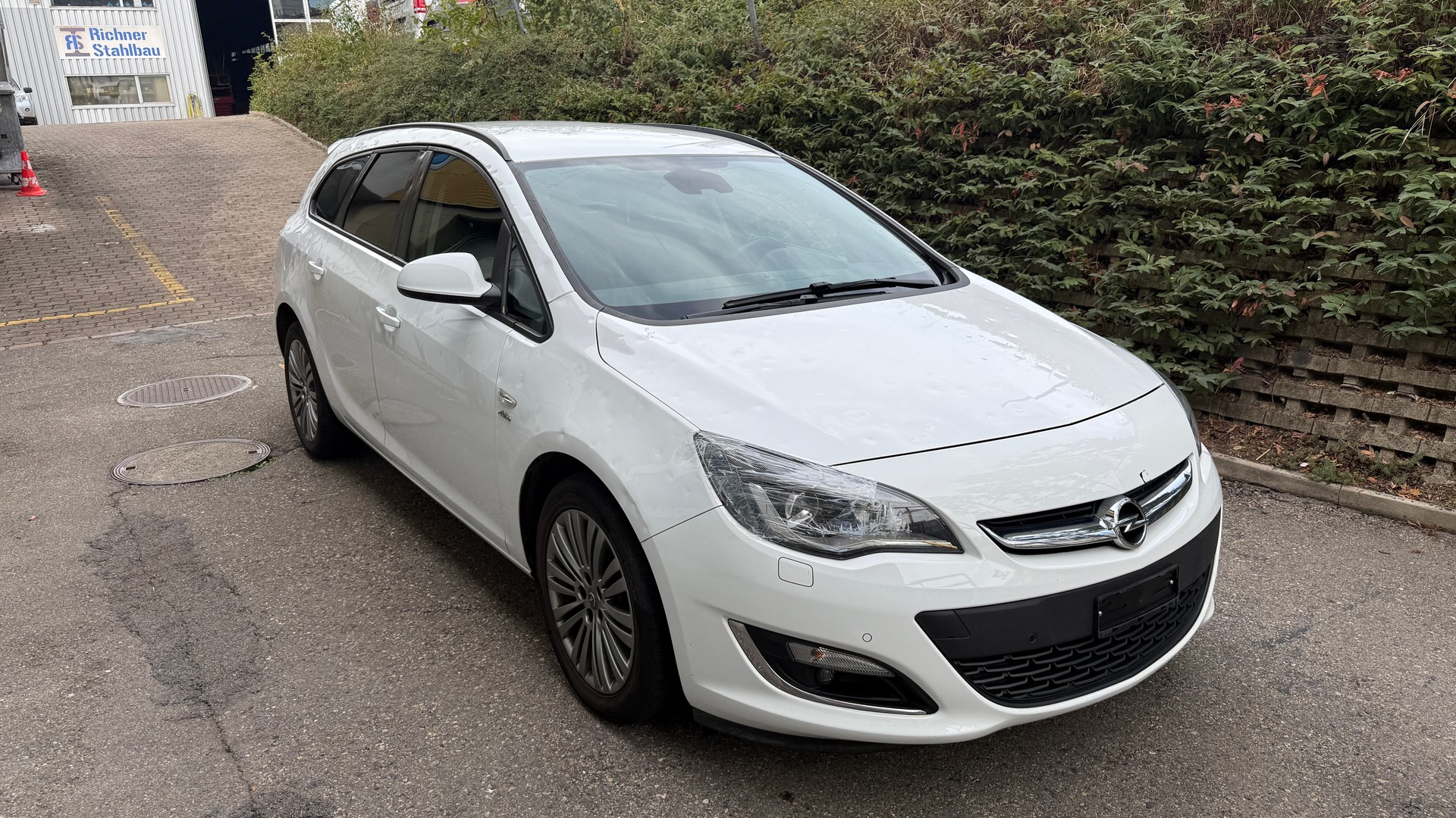 OPEL Astra SportsTourer 1.4i 16V Turbo Hagelschaden, 8 fach berädert-image-4