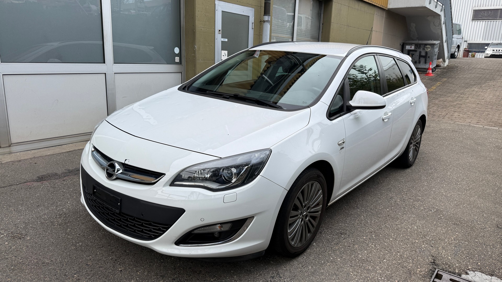 OPEL Astra SportsTourer 1.4i 16V Turbo Hagelschaden, 8 fach berädert-image-9