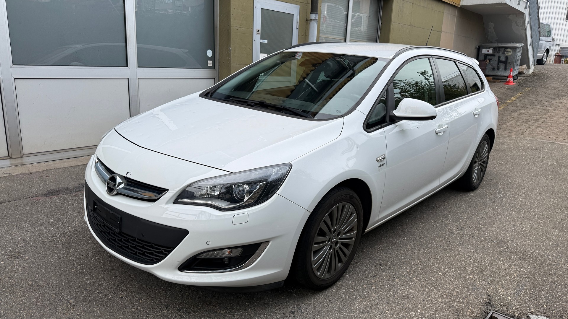 OPEL Astra SportsTourer 1.4i 16V Turbo Hagelschaden, 8 fach berädert-image-5