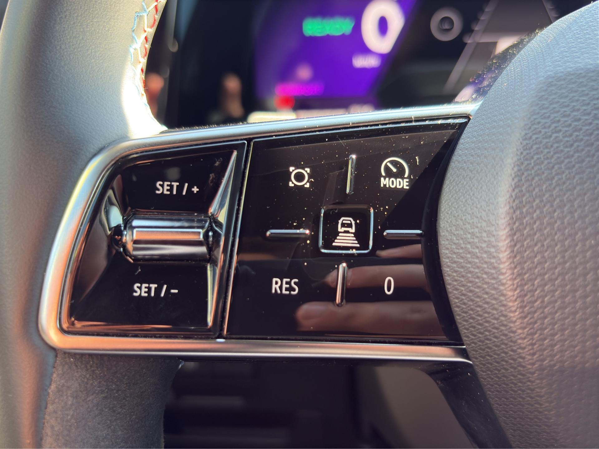 RENAULT Espace 1.2 E-Tech 200 Esprit Alpine 5-Sitze-image-18