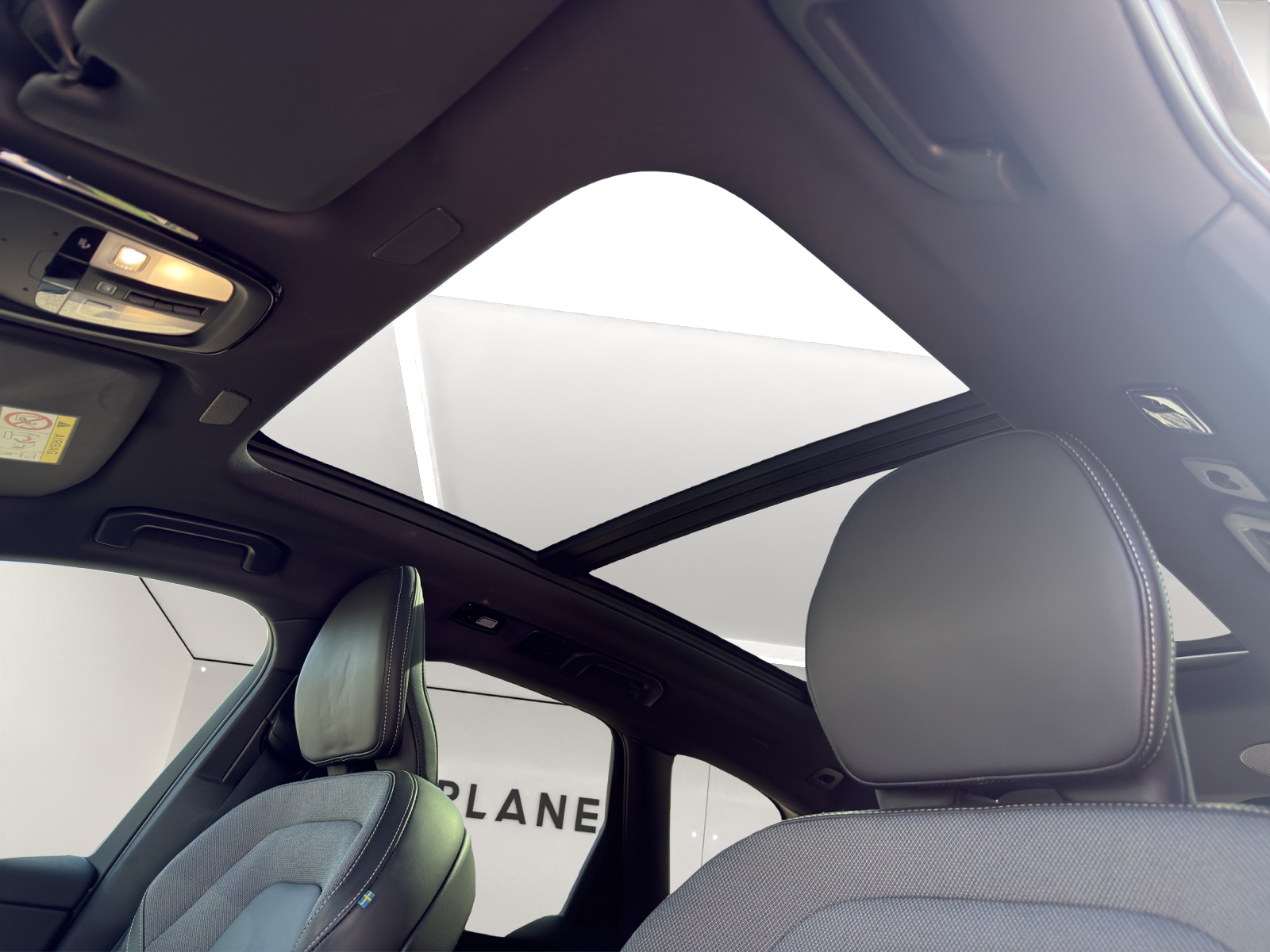 VOLVO XC60 2.0 T6 TE R-Design eAWD-image-12