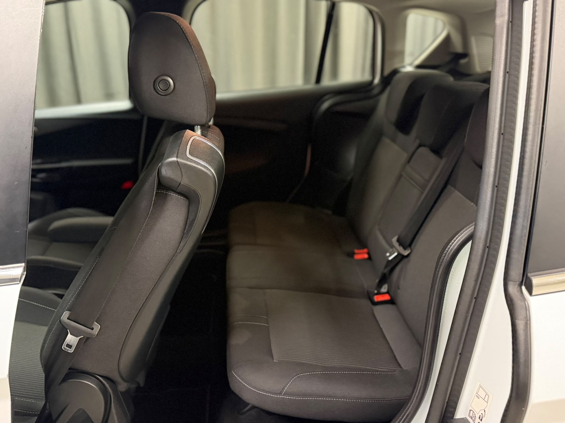 FORD B-Max 1.6 Ti-VCT Trend PowerShift-image-9