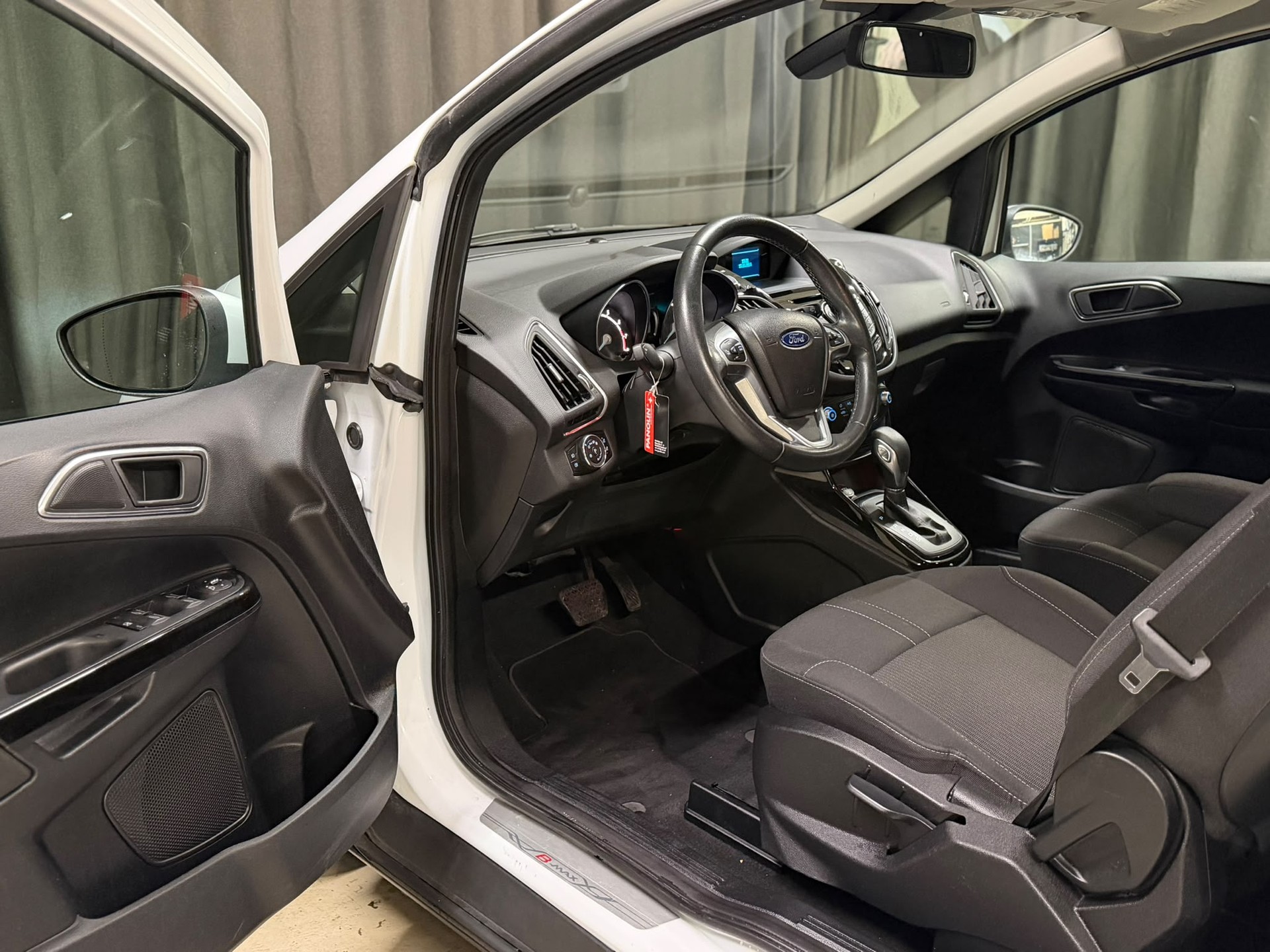 FORD B-Max 1.6 Ti-VCT Trend PowerShift-image-6