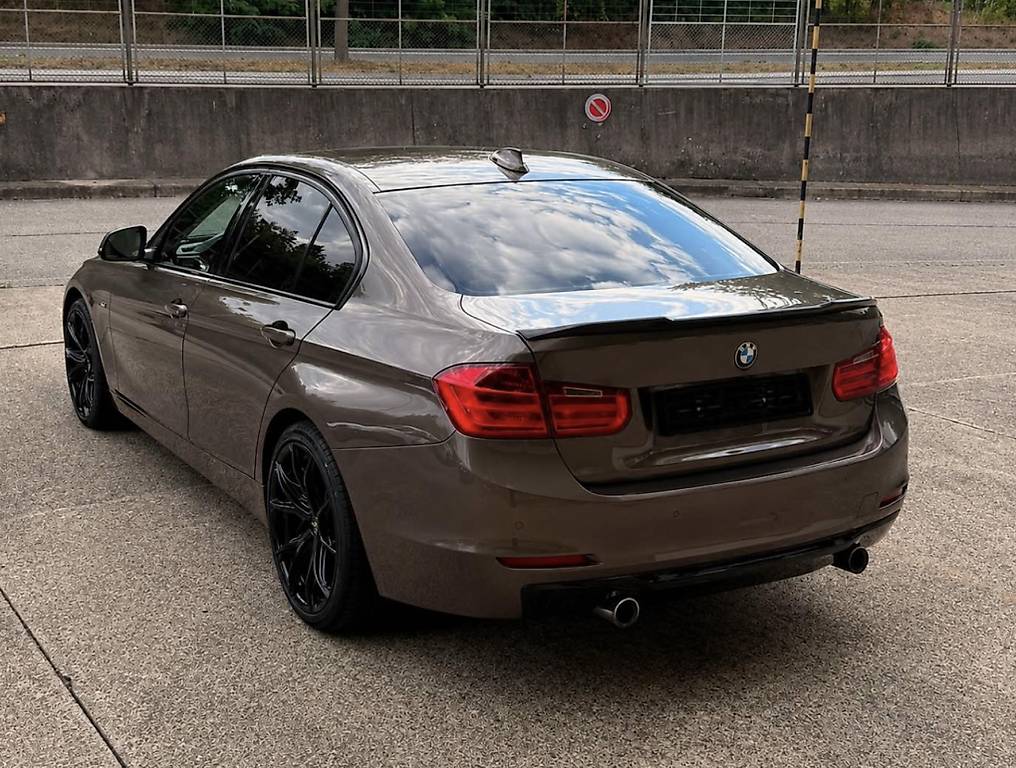 BMW 335-image-1