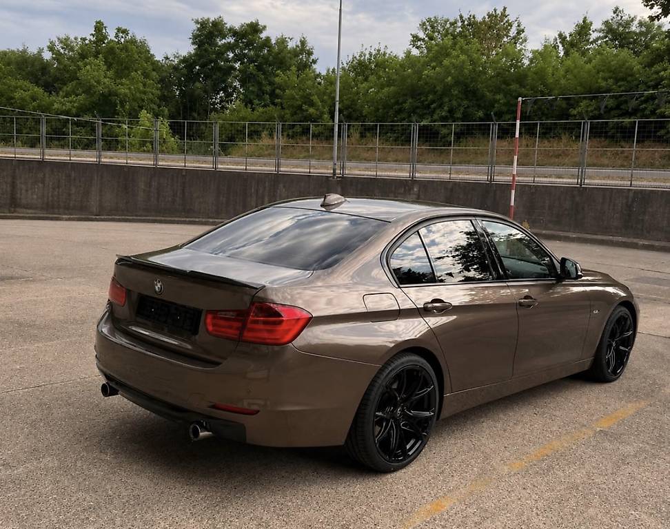 BMW 335-image-2