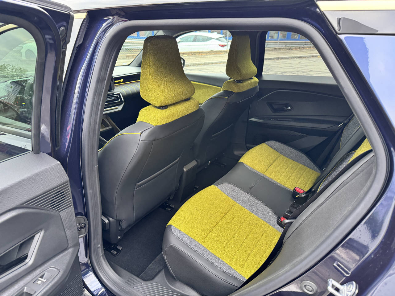 RENAULT R5 E-Tech Comfort Range iconic five-image-8