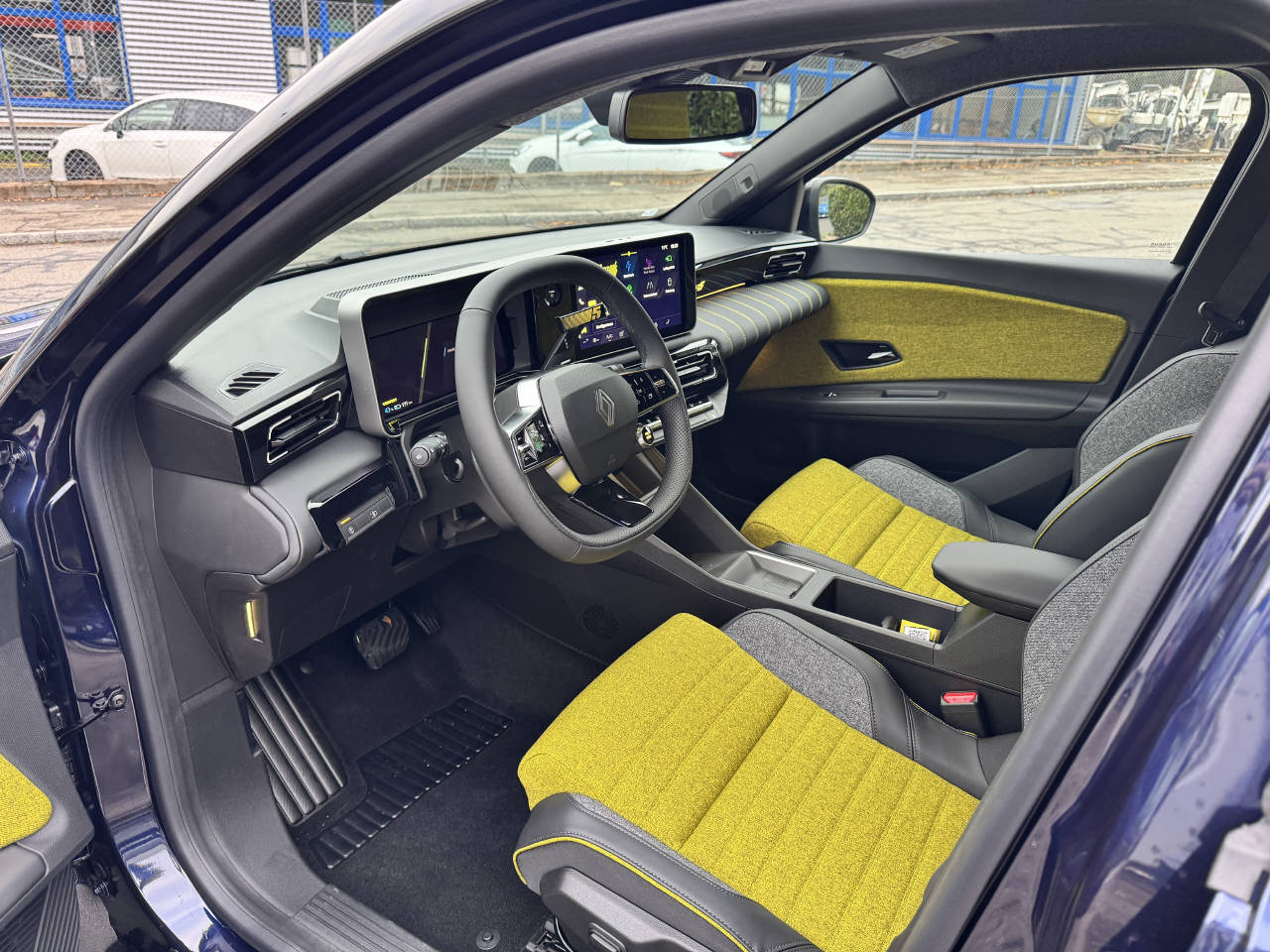 RENAULT R5 E-Tech Comfort Range iconic five-image-6