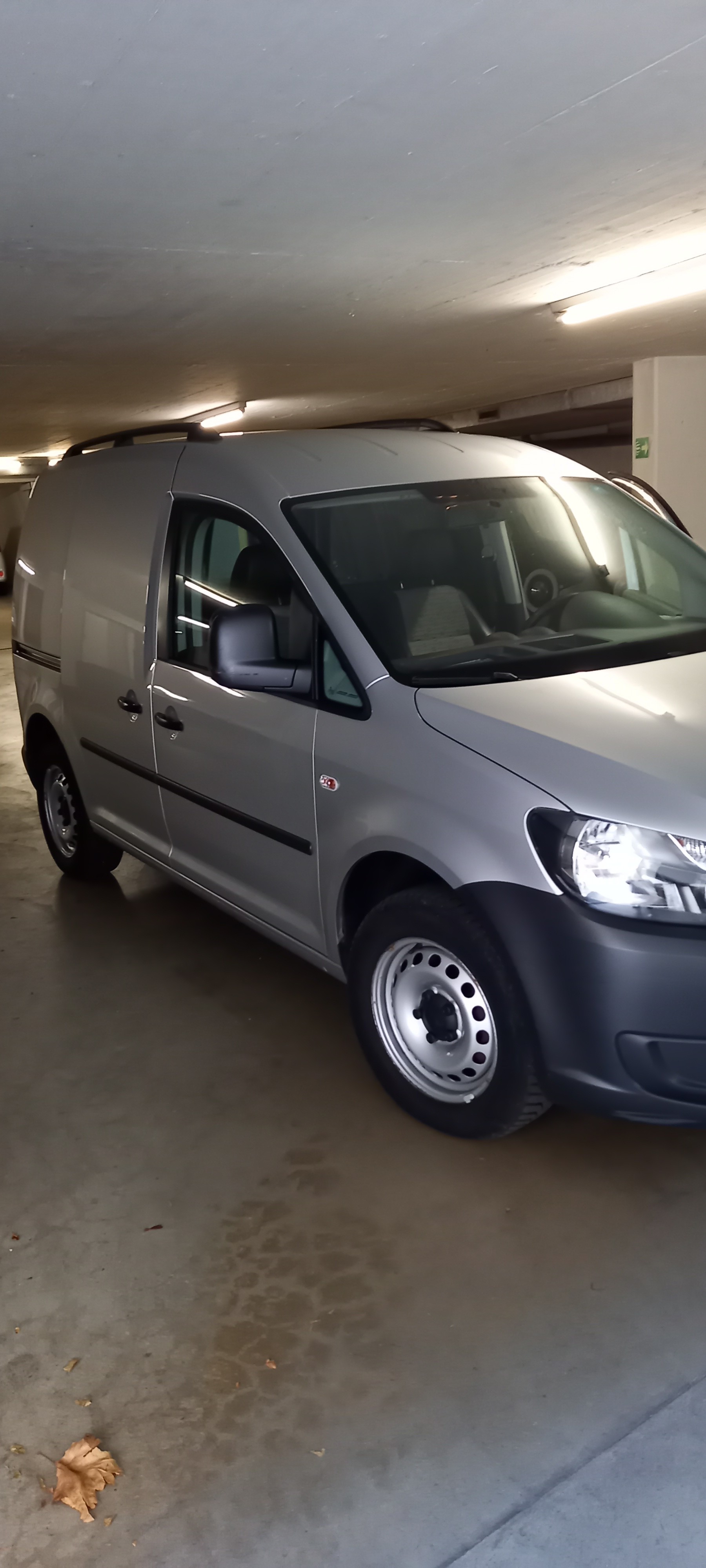 VW Caddy 1.6 TDI 102-image-2