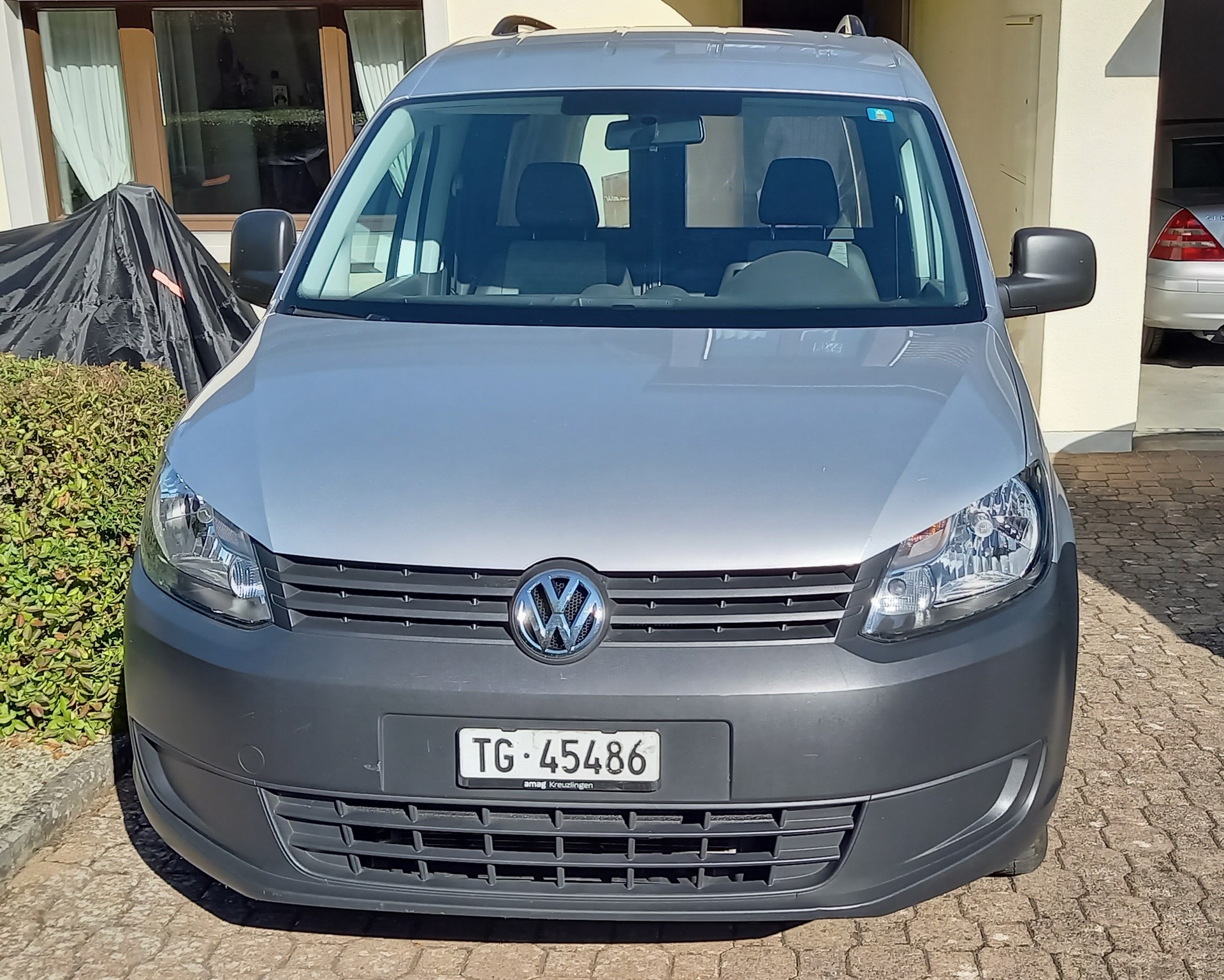 VW Caddy 1.6 TDI 102-image-0