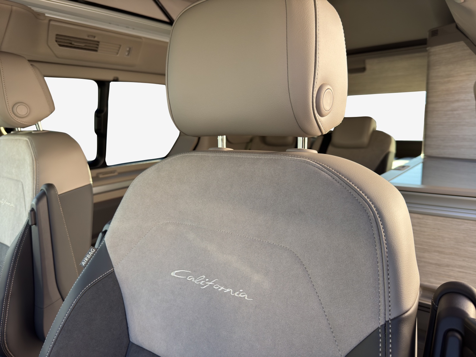 VW California eHybrid Beach Ocean 4Motion-image-8