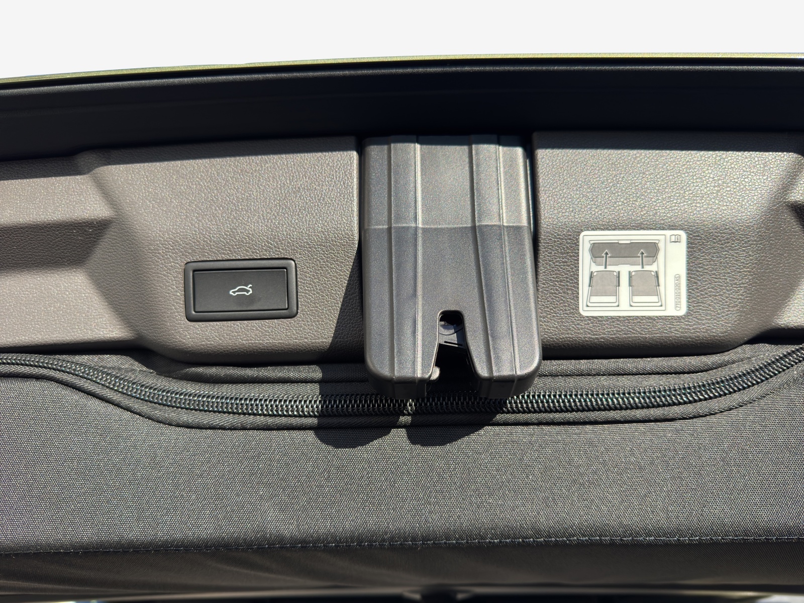 VW California eHybrid Beach Ocean 4Motion-image-15