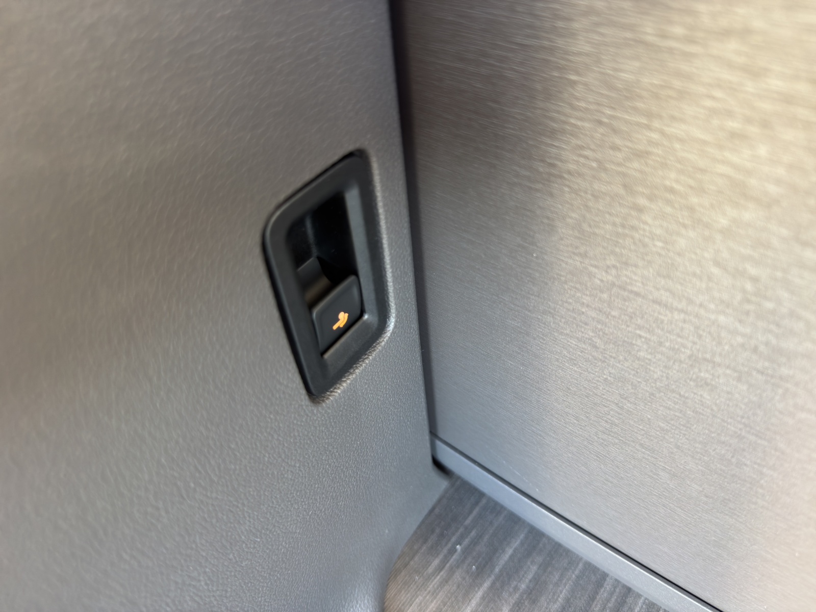 VW California eHybrid Beach Ocean 4Motion-image-13