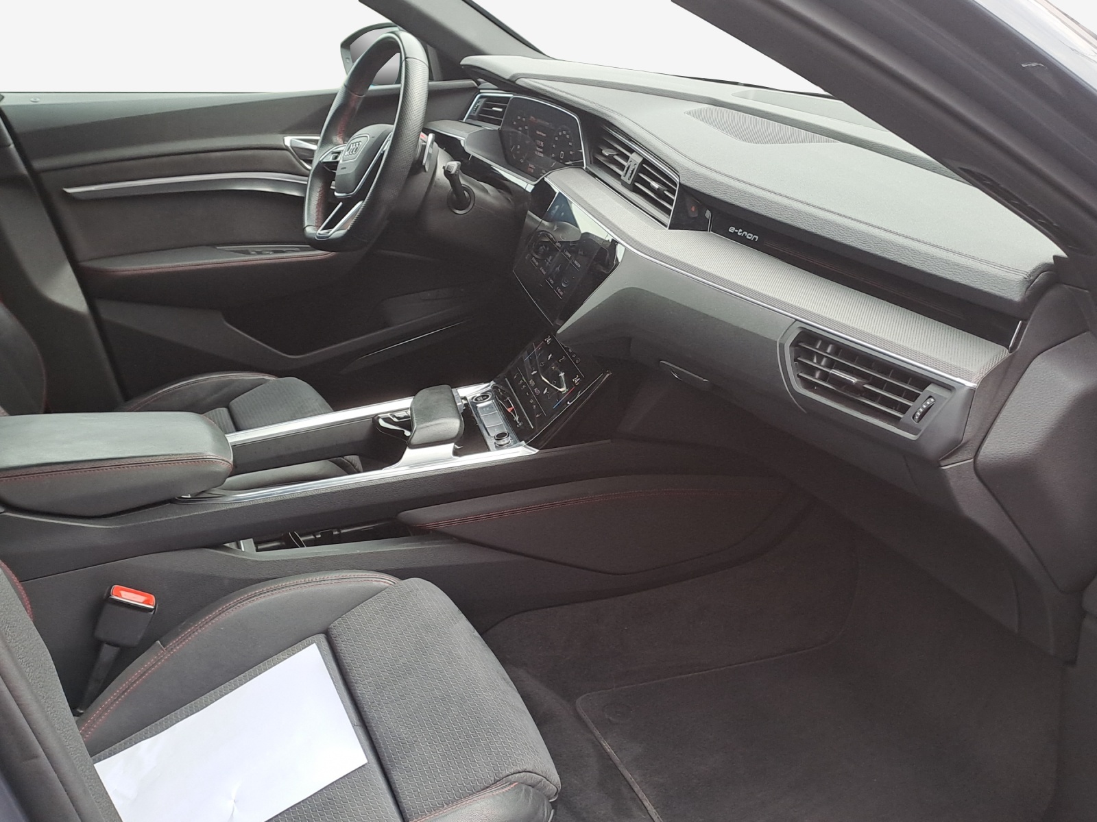 AUDI Q8 55 e-tron Black Edition quattro-image-14