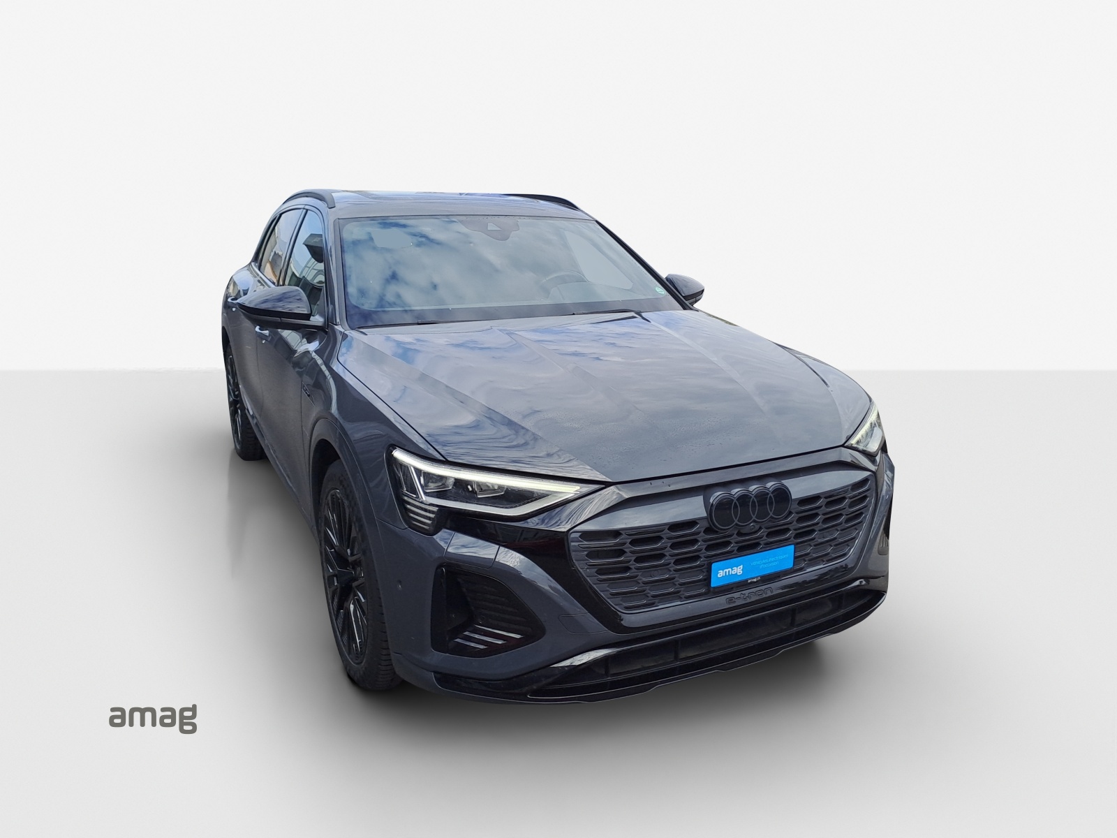 AUDI Q8 55 e-tron Black Edition quattro-image-16